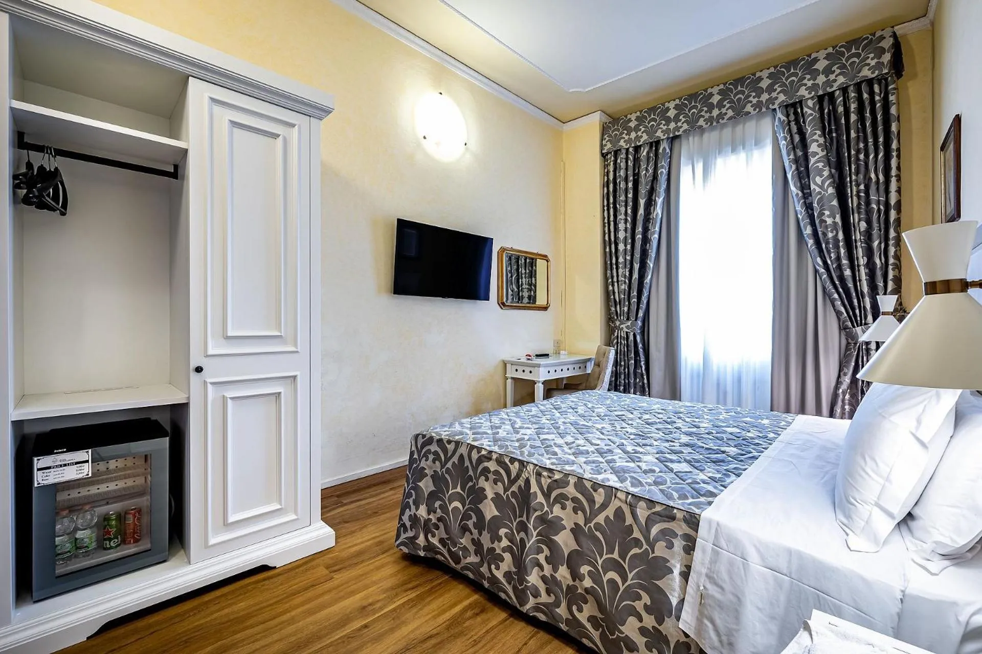 Photo of the whole room, Bed in Hotel Alessandra