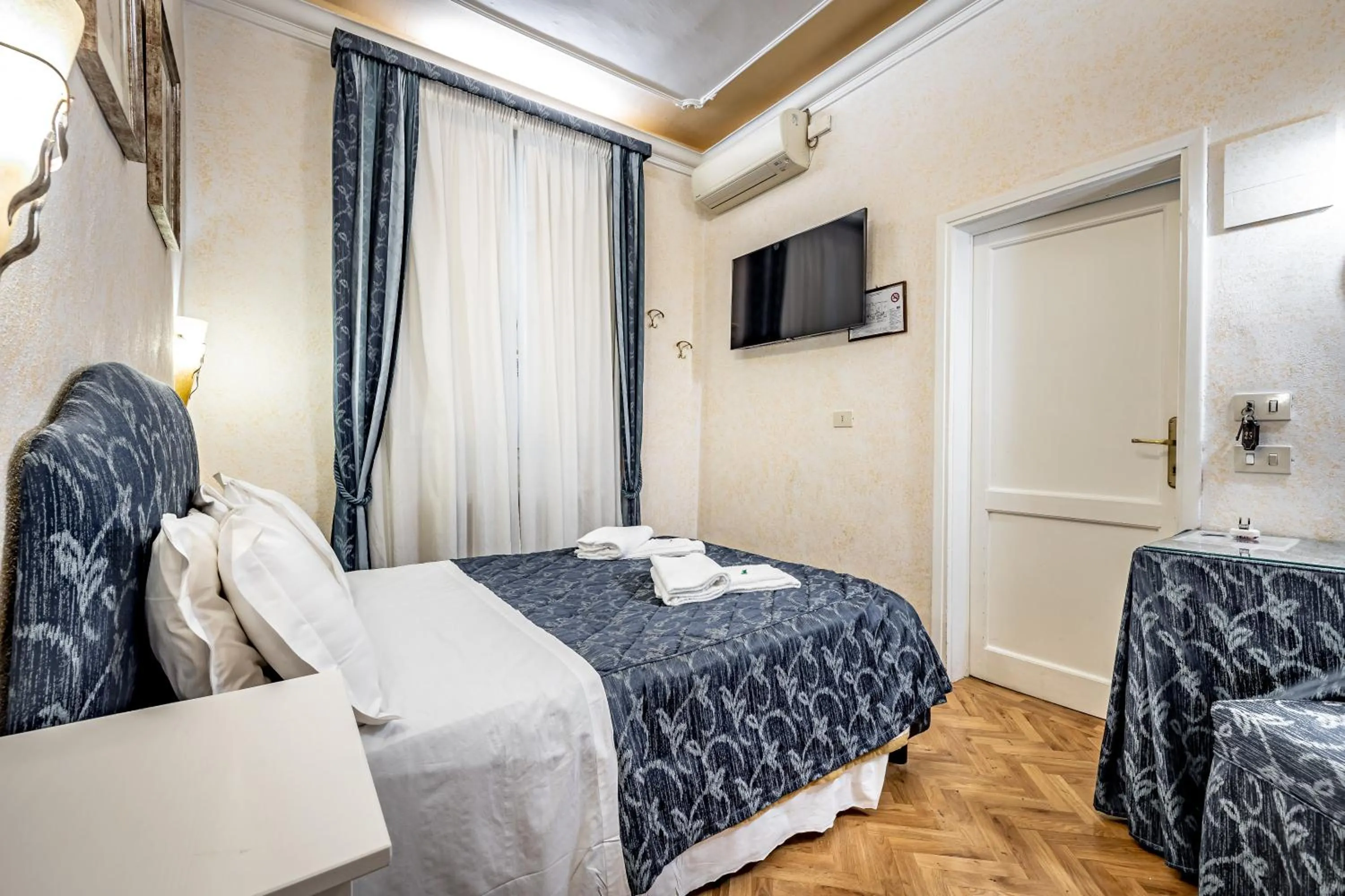 Photo of the whole room, Bed in Hotel Alessandra