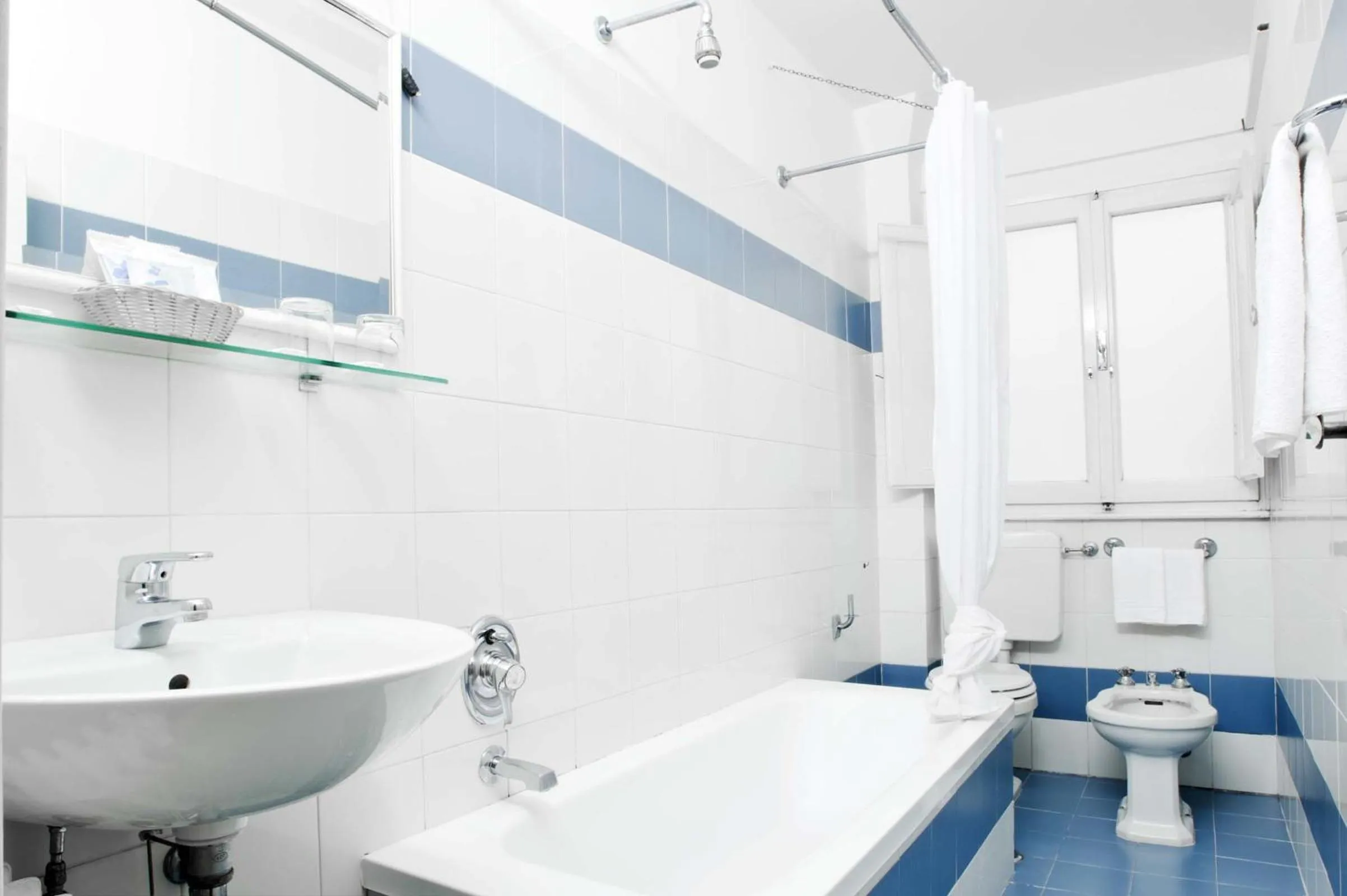 Shower in Hotel Alessandra