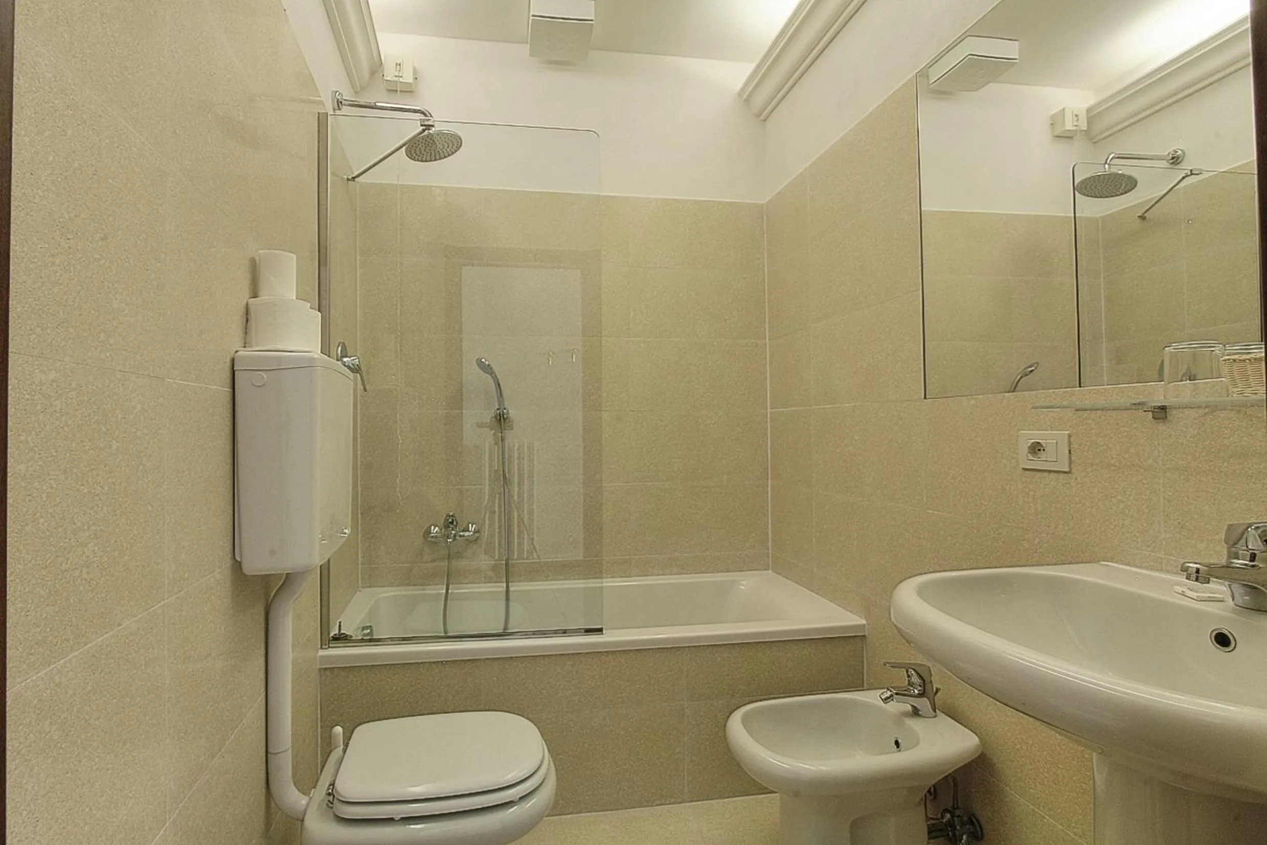 Shower in Hotel Alessandra