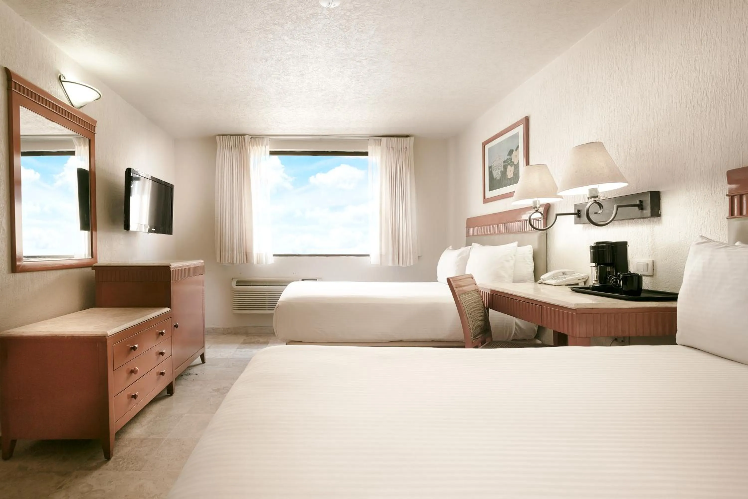 Photo of the whole room, Bed in Gamma Villahermosa Centro