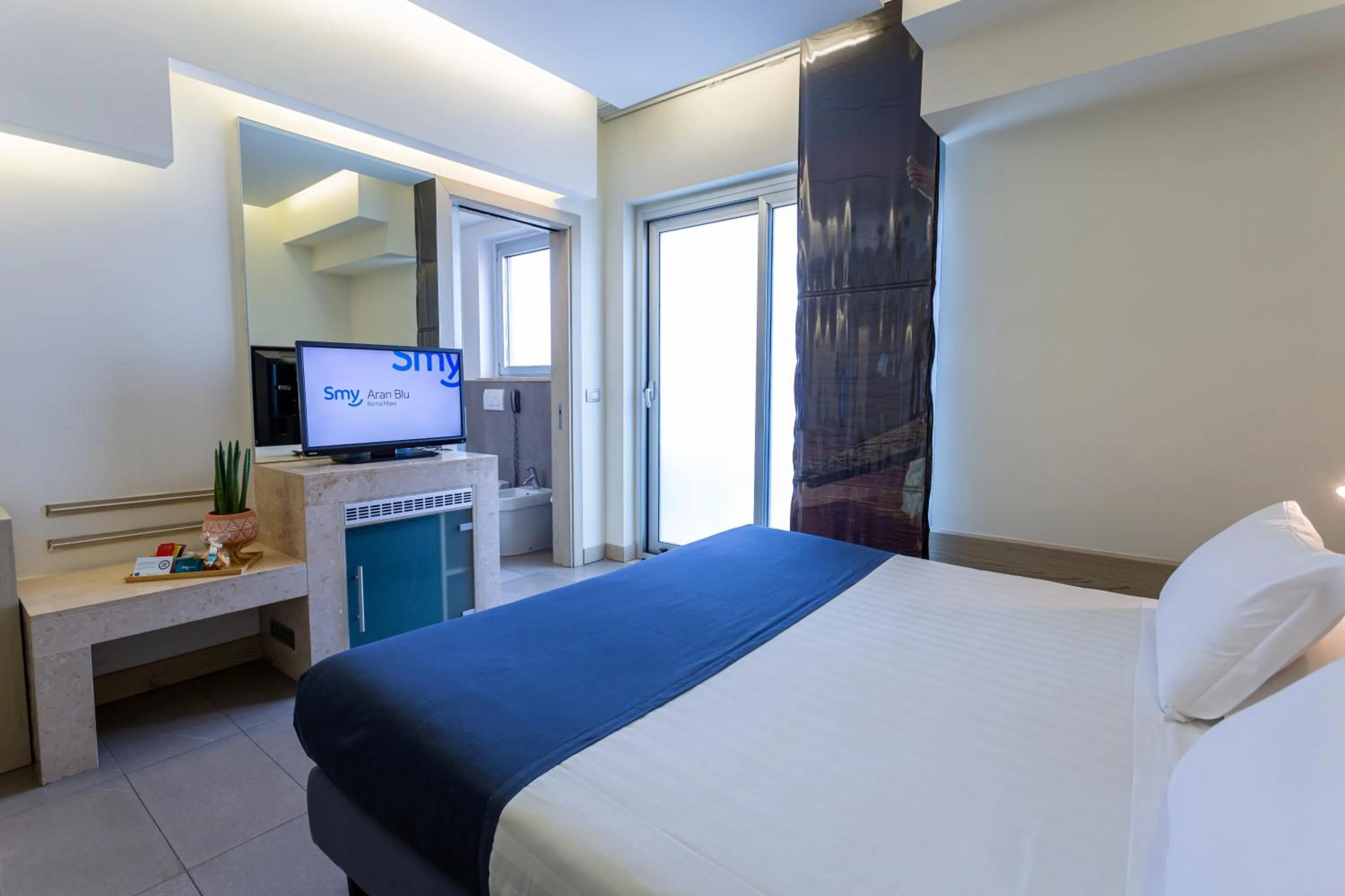 Bedroom, Bed in Smy Aran Blu Roma Mare