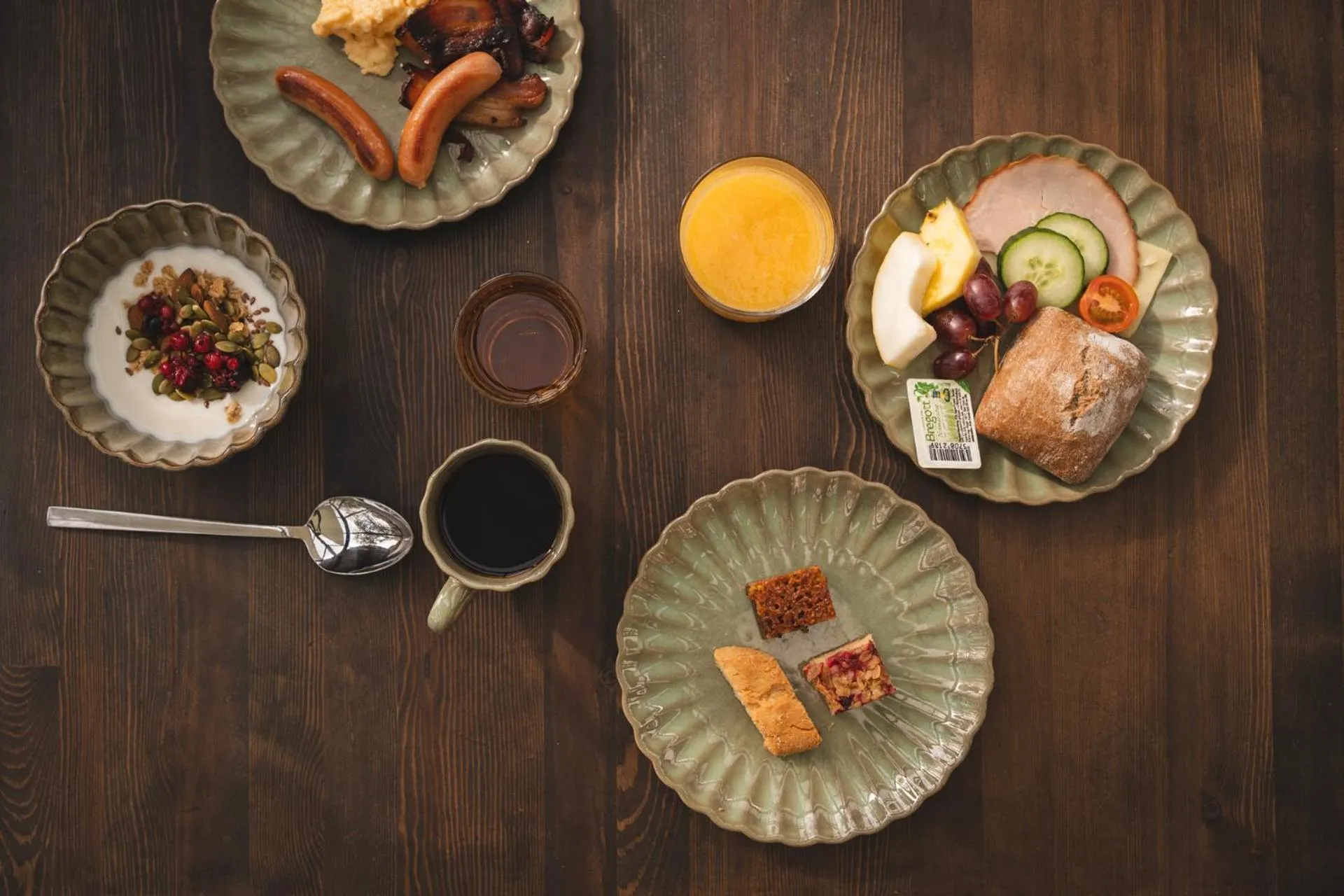 Buffet breakfast in Två Systrar B&B