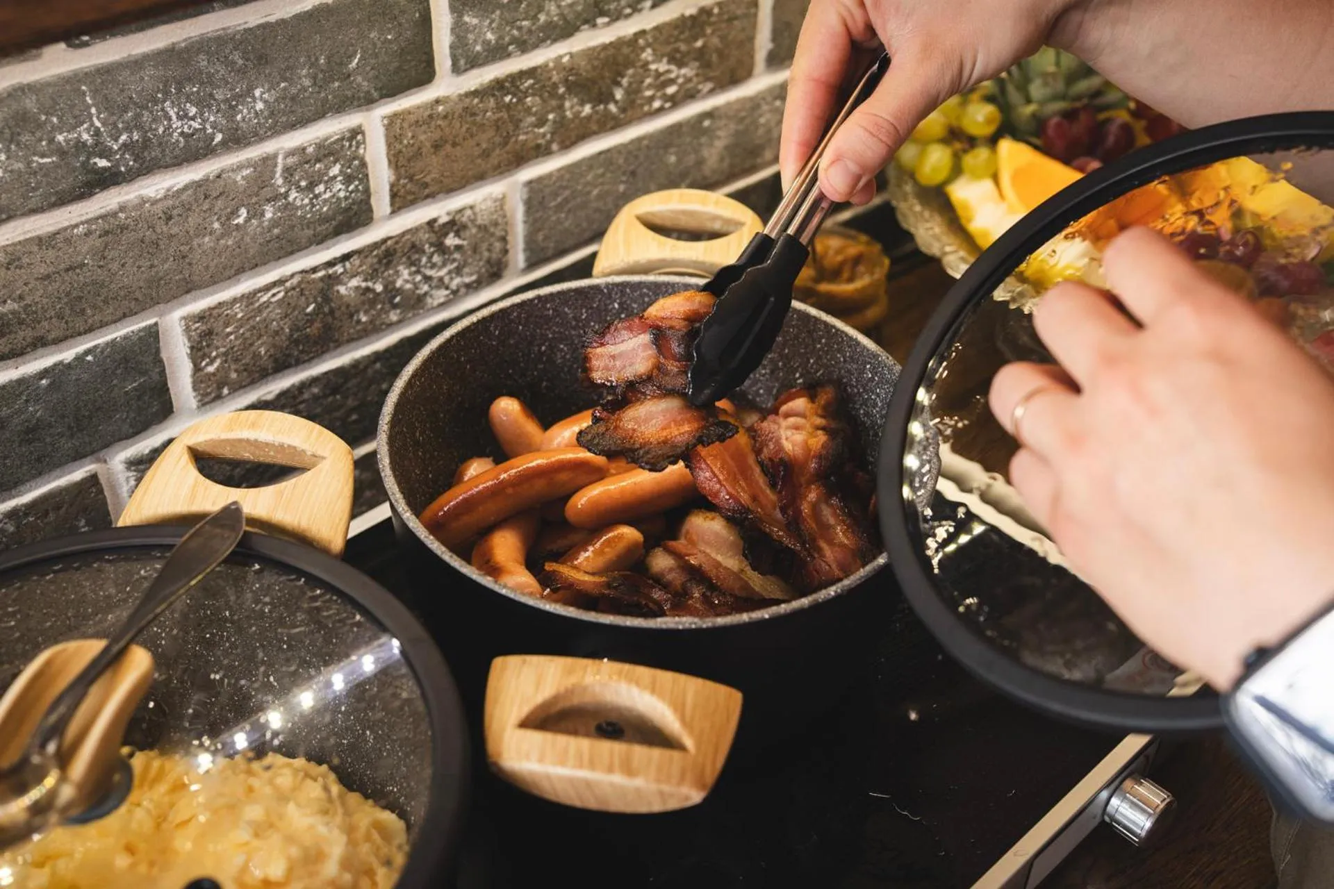 Buffet breakfast in Två Systrar B&B