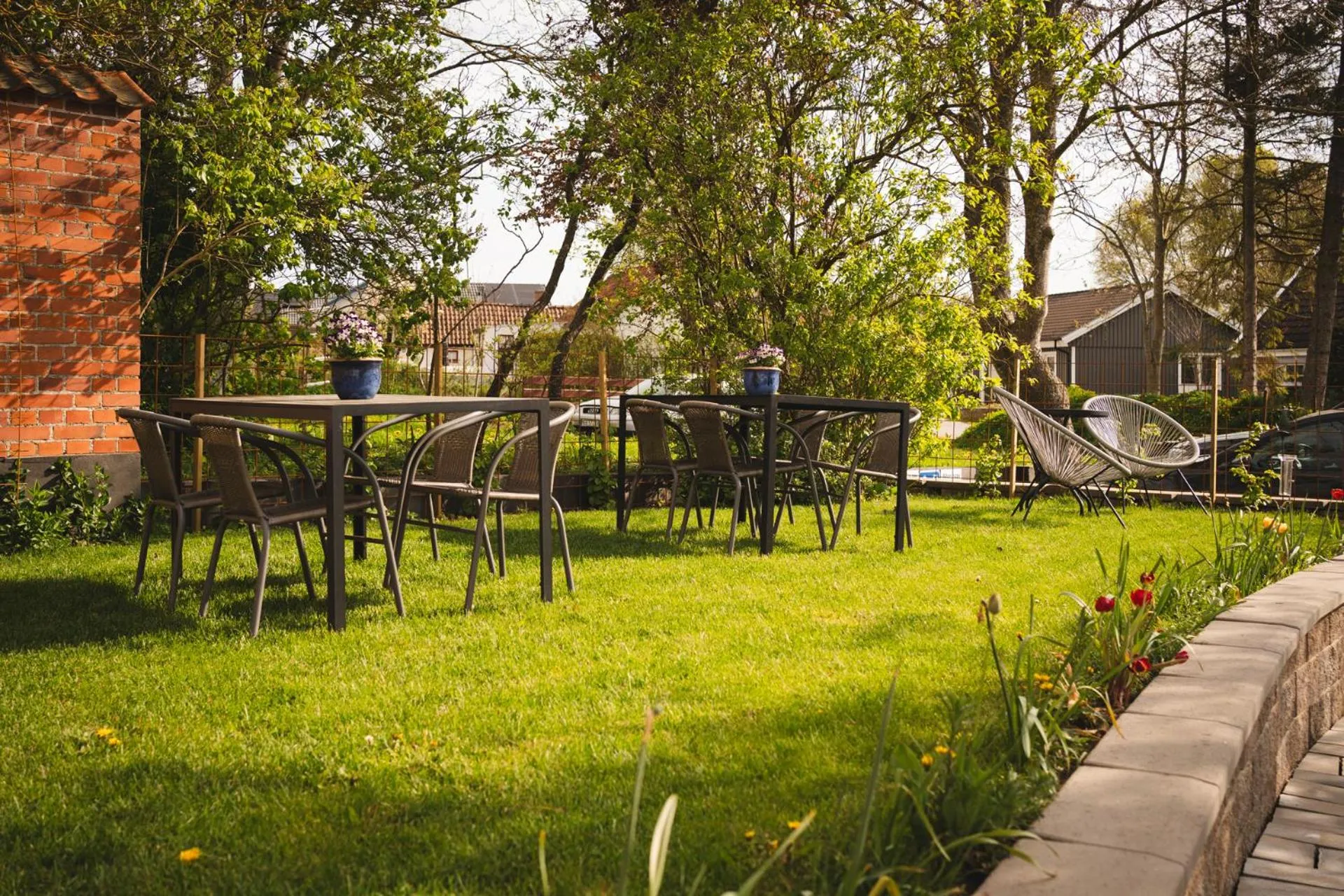 Garden in Två Systrar B&B