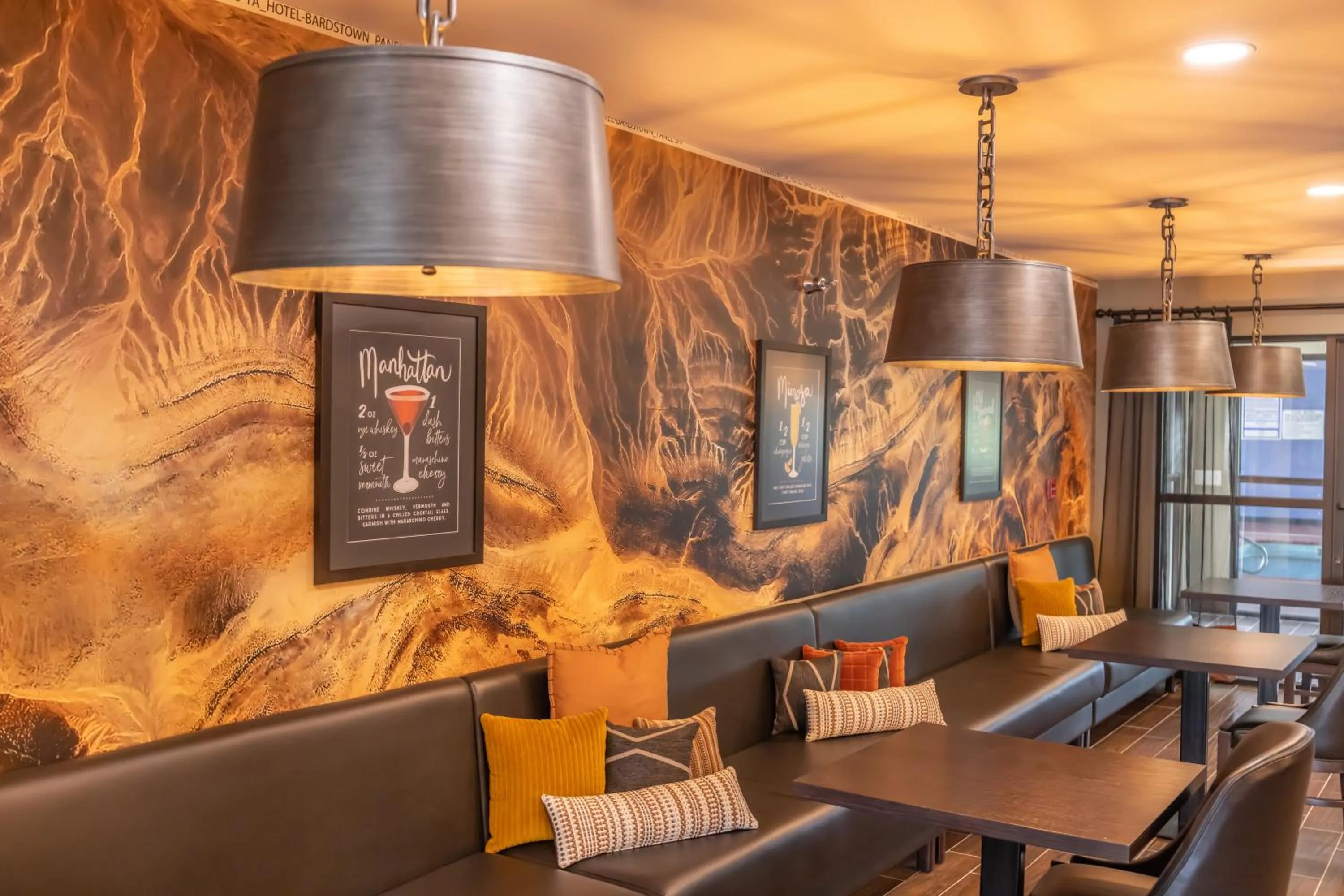 Lounge or bar in Distill-Inn