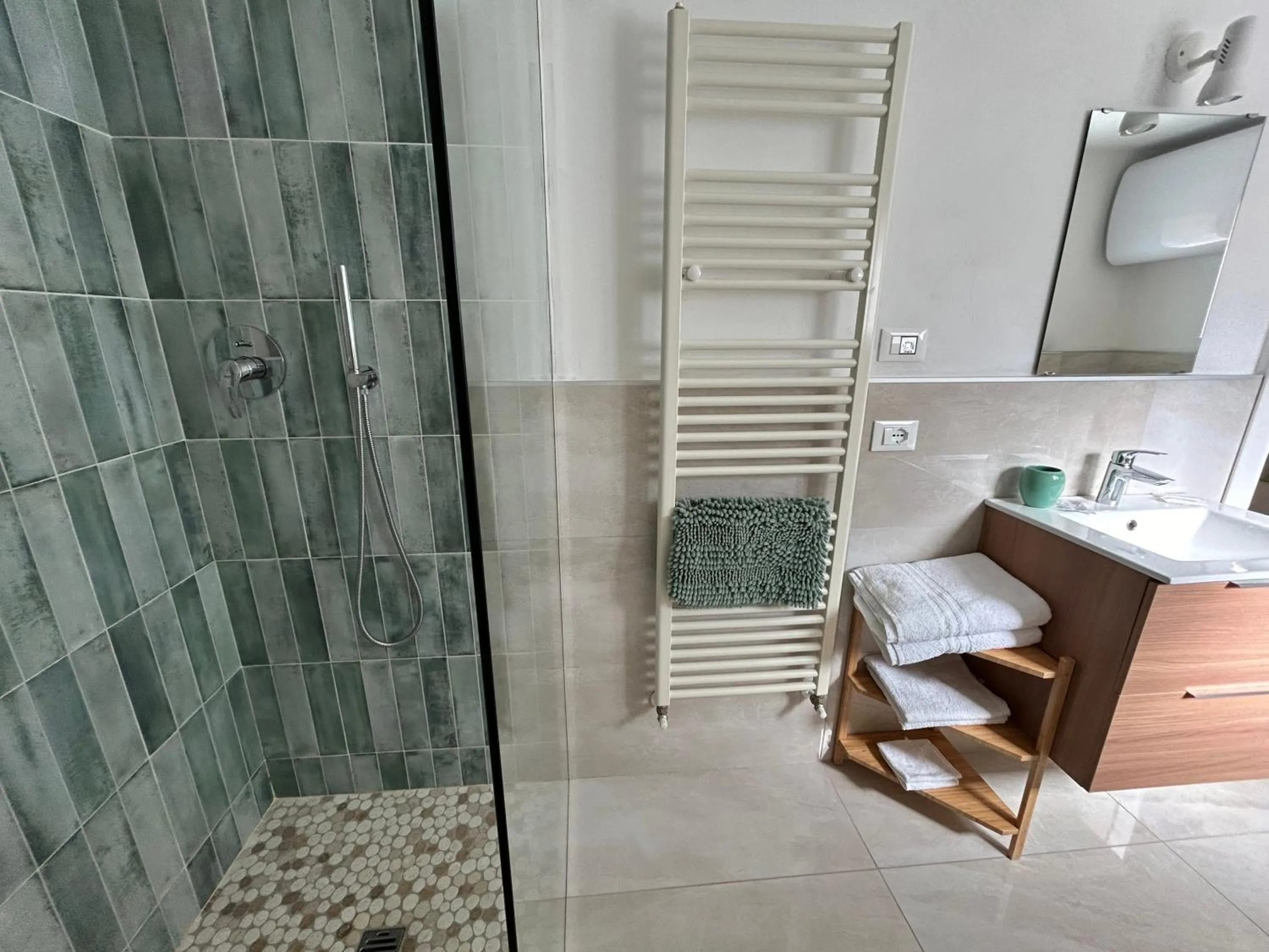 Shower in B&B La Bohème Porto Garibaldi