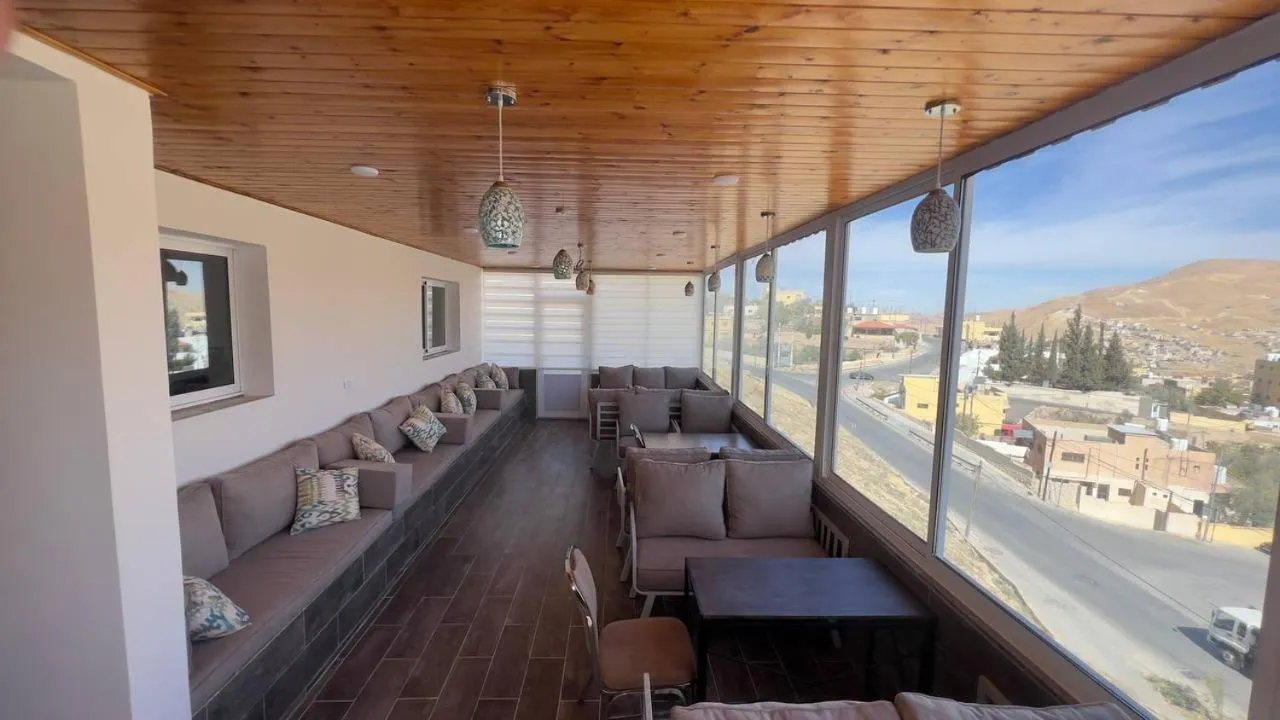 Restaurant/places to eat in Beit Alshabaan Inn