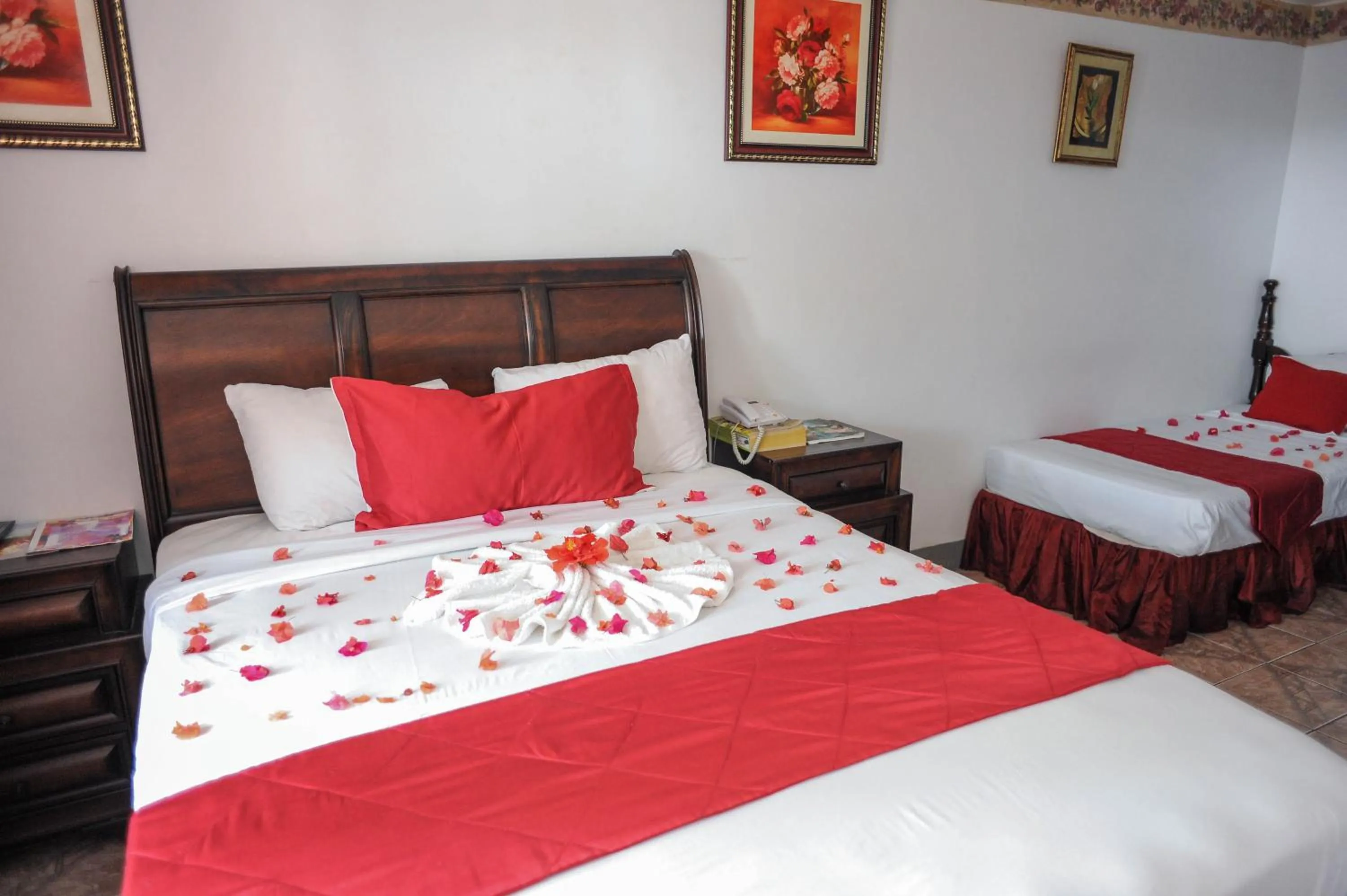 Bed in Glorianna Hotel