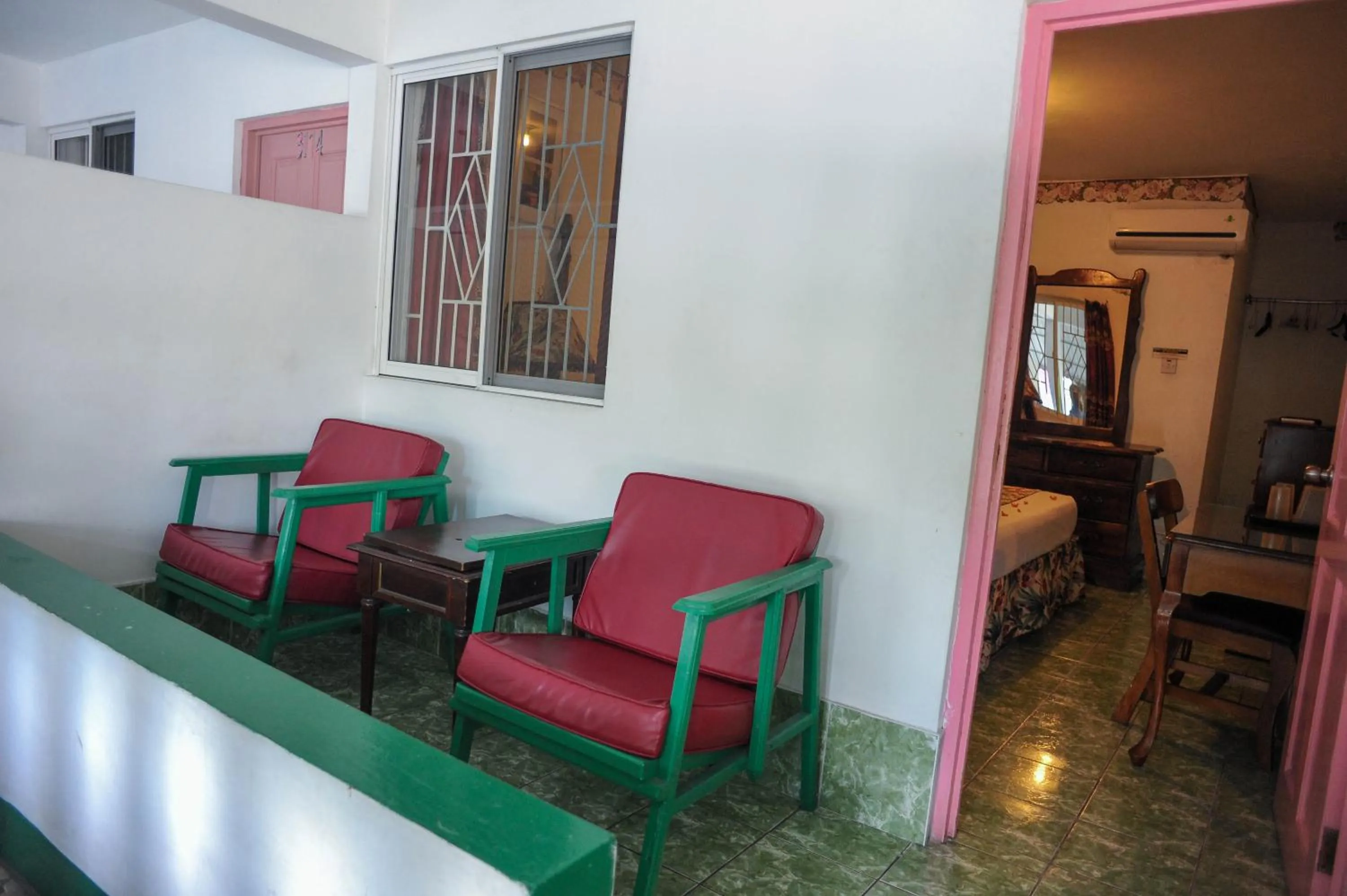 Seating area in Glorianna Hotel