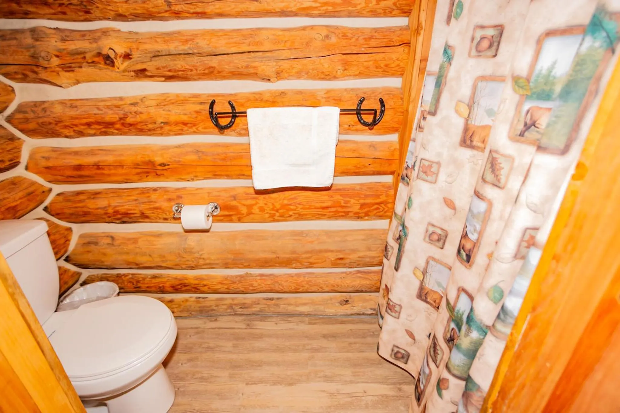 Crooked Creek Guest Ranch