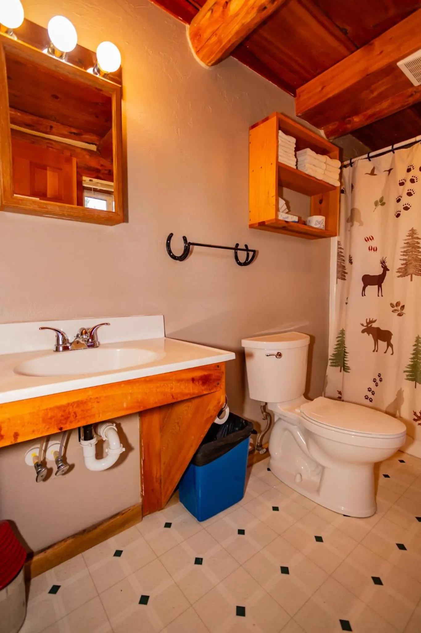 Crooked Creek Guest Ranch