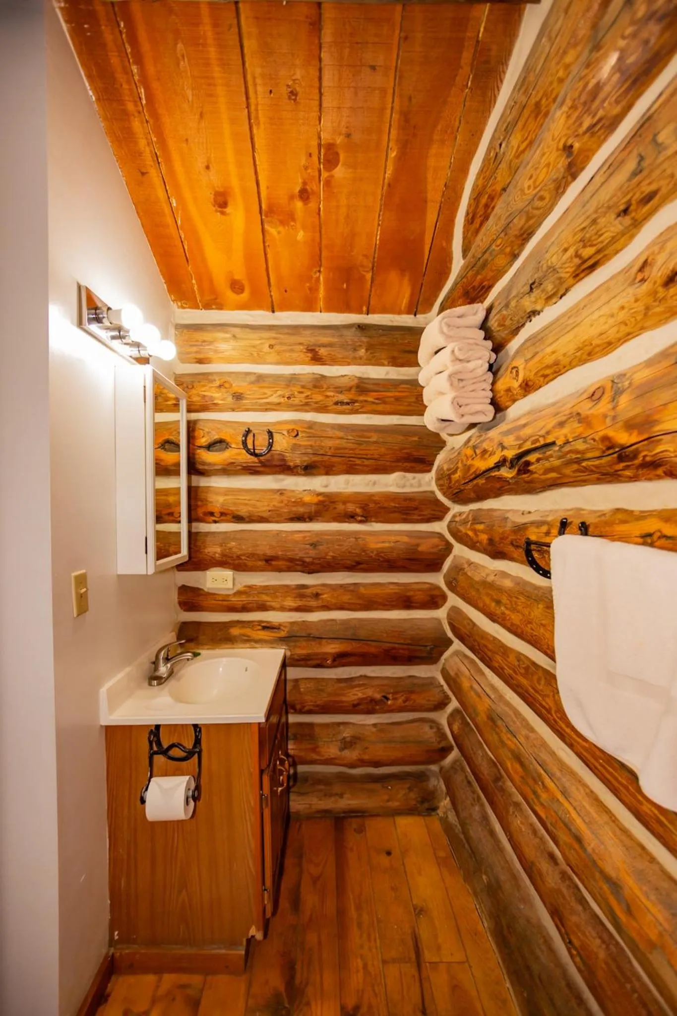 Crooked Creek Guest Ranch