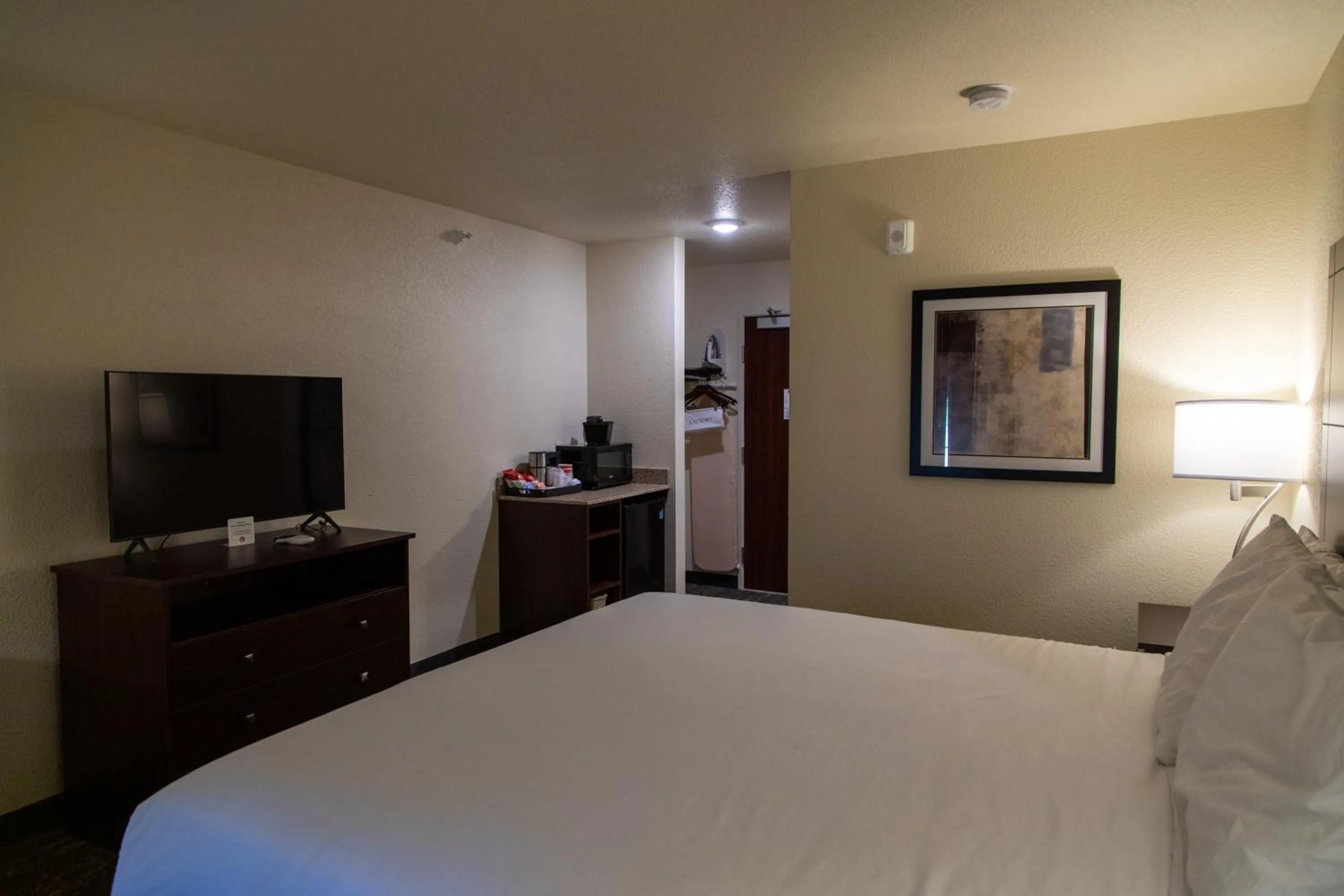 Bed in Cobblestone Inn & Suites -Springfield