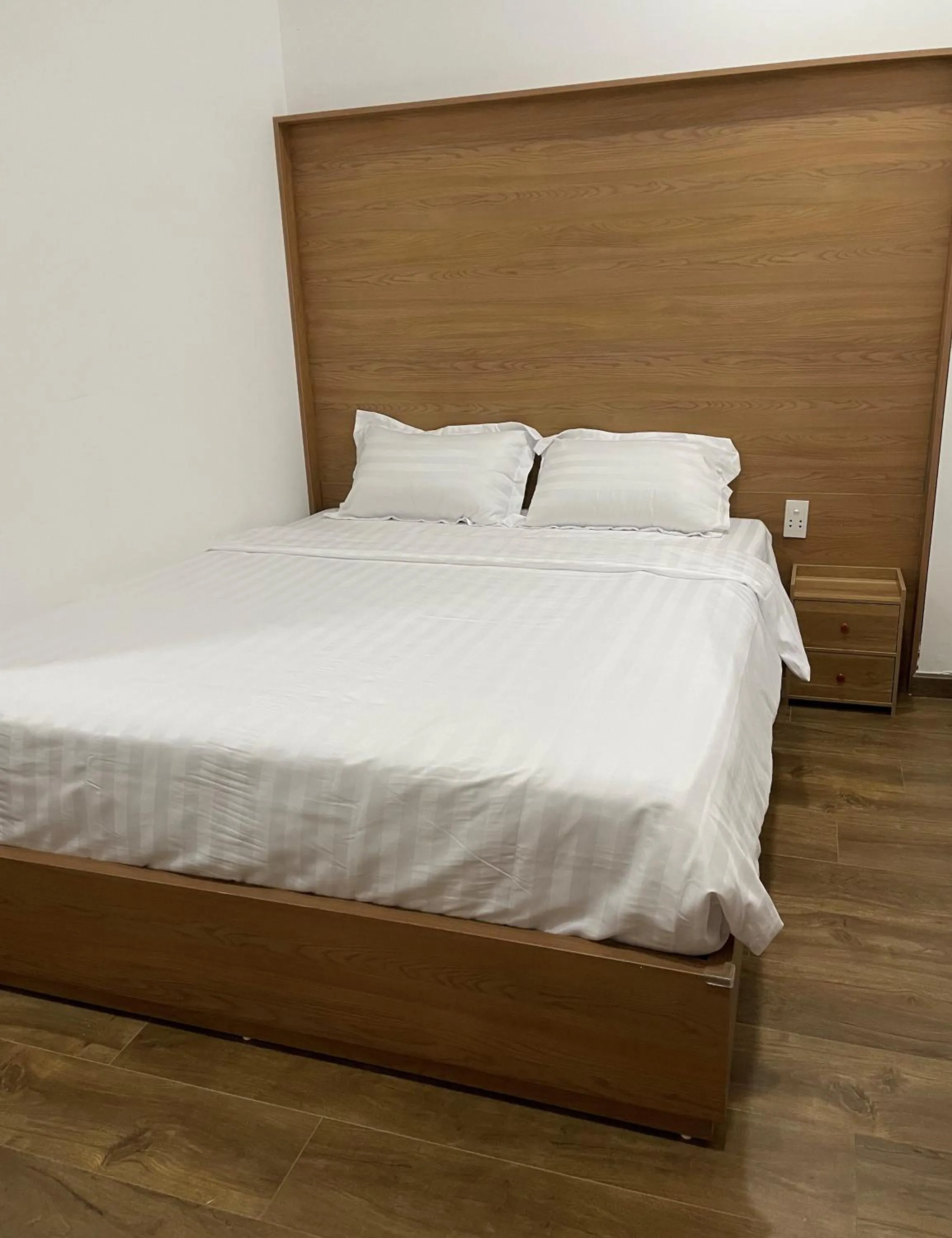 Property building, Bed in Airport homestay