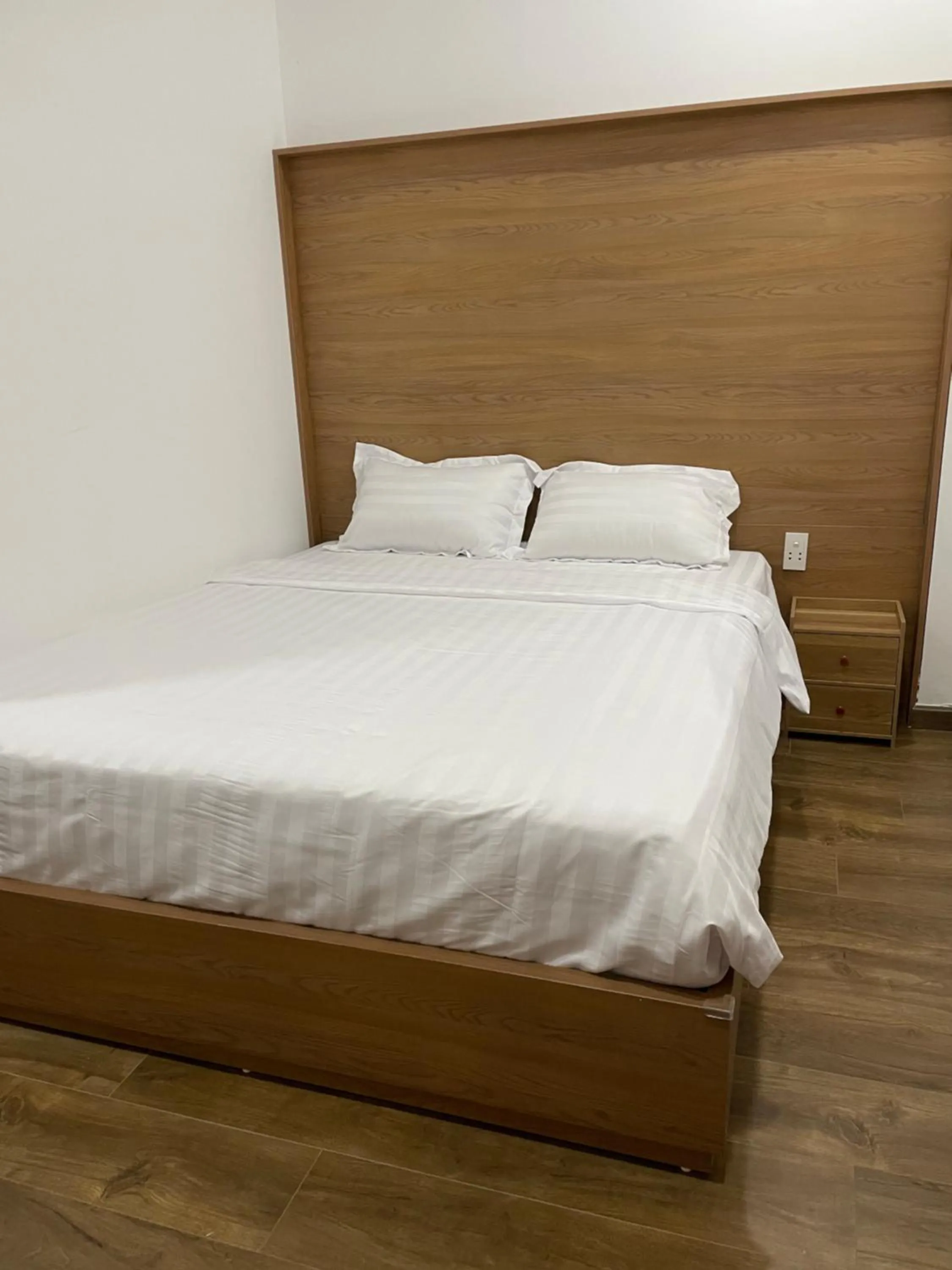 Property building, Bed in Airport homestay