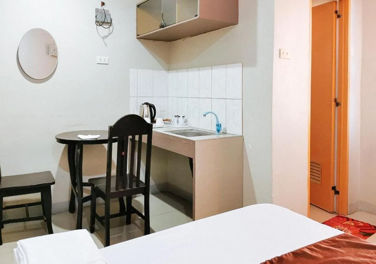 Bedroom in RedDoorz Segra Square Pension House