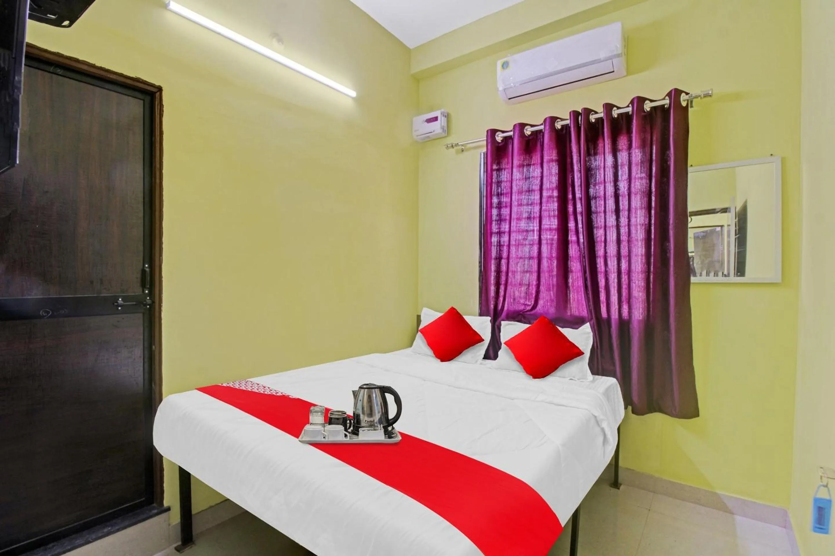 Bedroom, Bed in Hotel O Manjiri Restaurant & Lodging