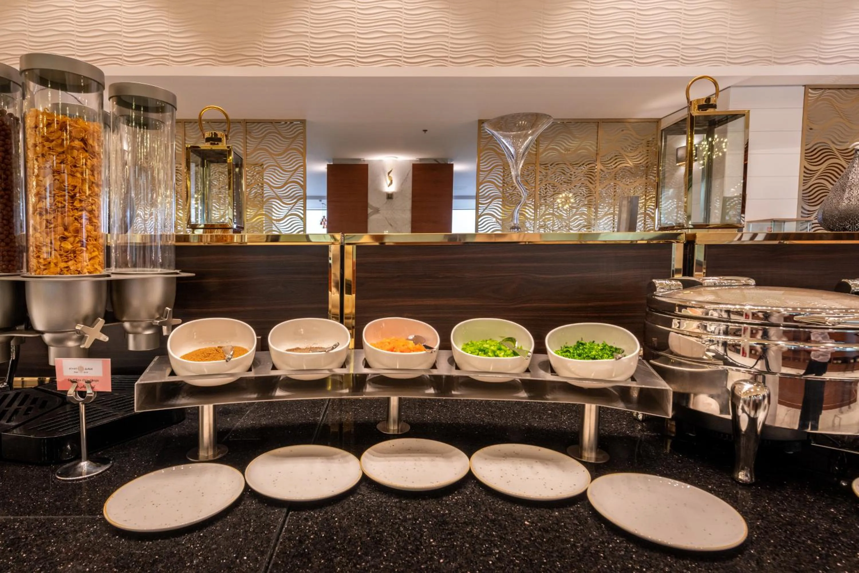 Restaurant/places to eat in Nivel Hotel Abha