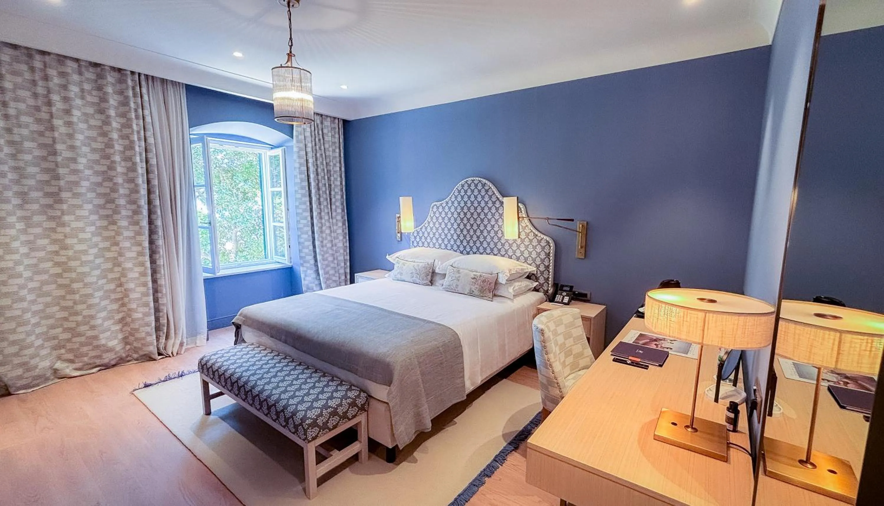 Bed in Hotel Supetar