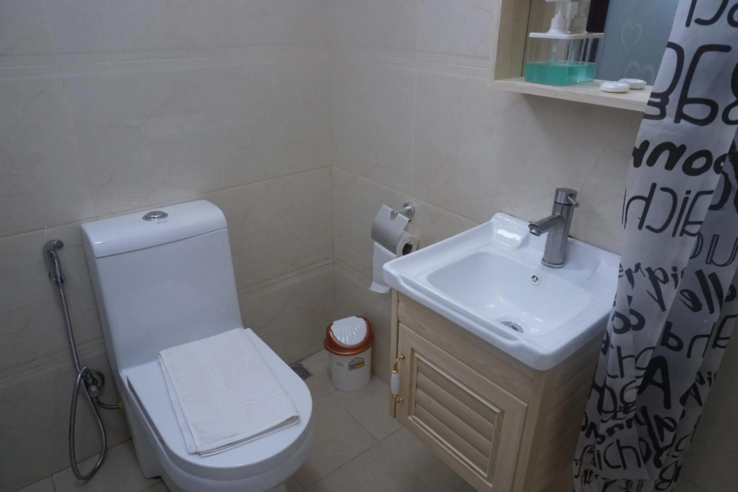 Toilet in Happy Ours Guesthouse