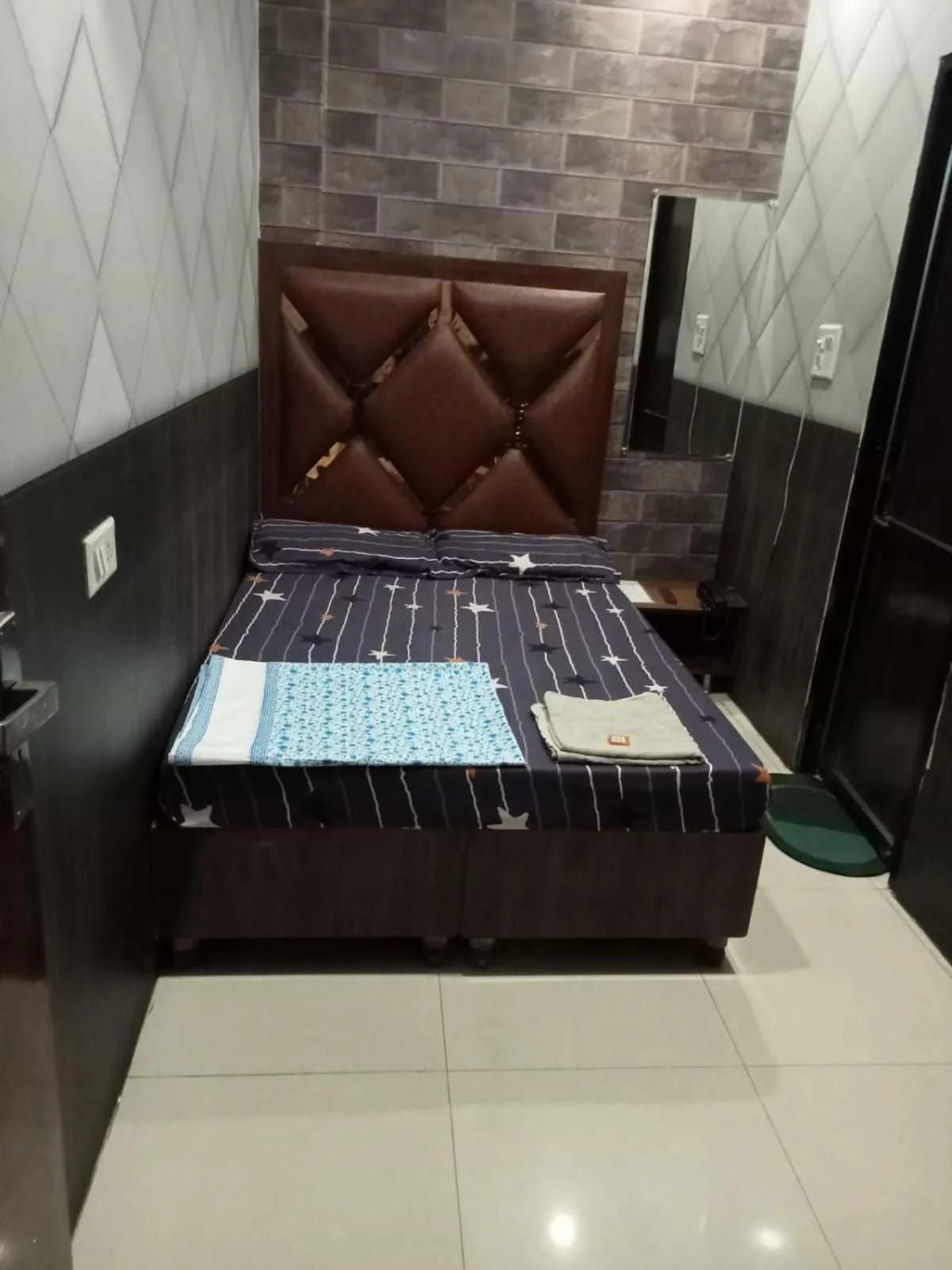 Bedroom, Bed in Hotel O Sunshine