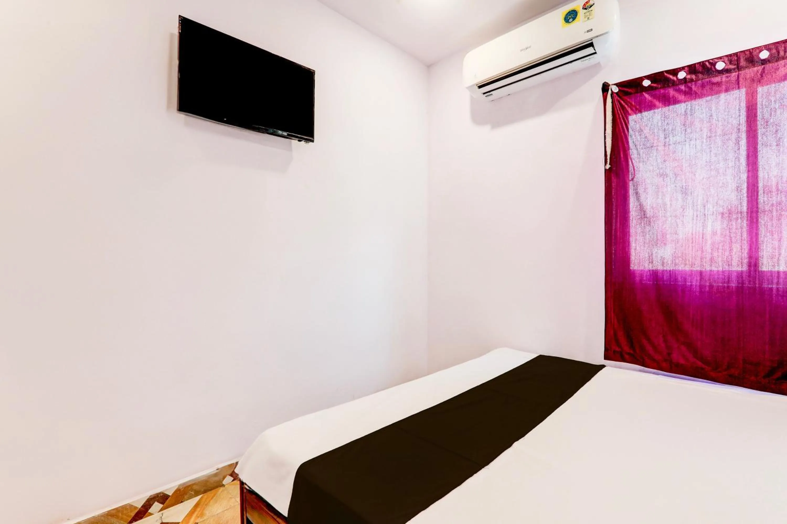 Bedroom in Hotel O Pragati Resort Marriage Hall & Restaurant
