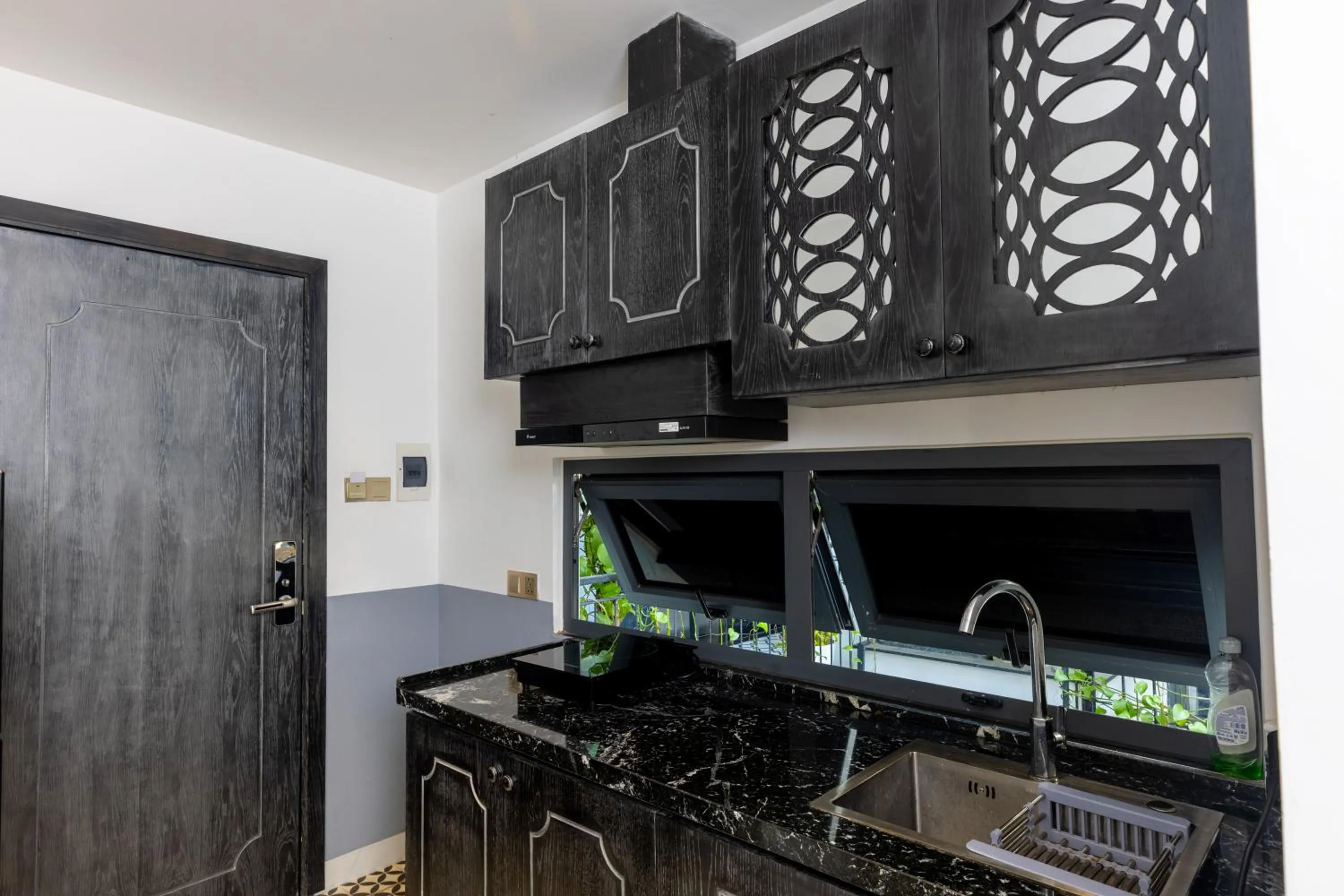 stove in Dérive Boutique Villa & Apartment Da Nang