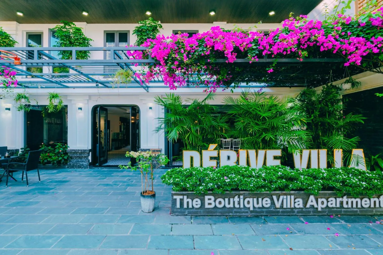 Property building in Dérive Boutique Villa & Apartment Da Nang