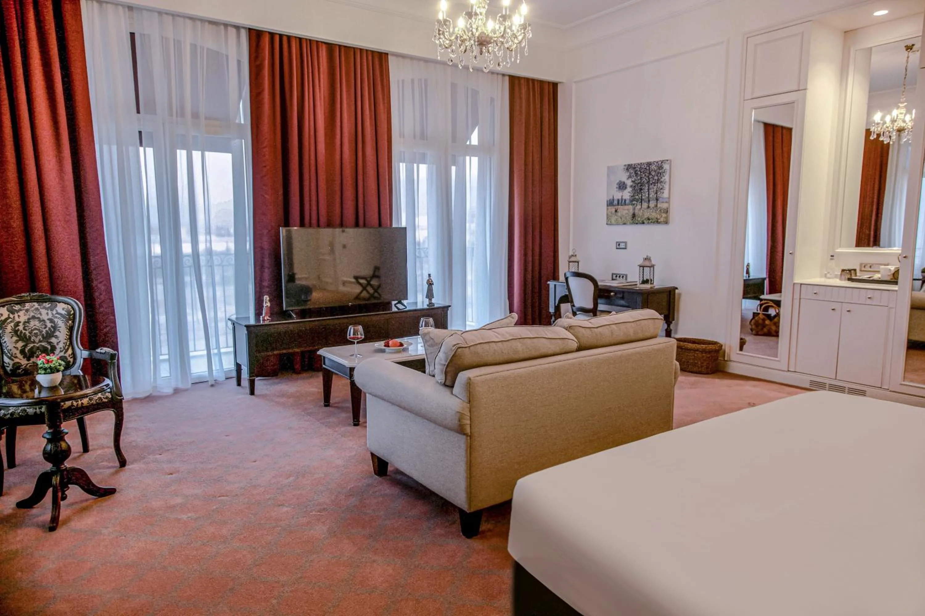 TV and multimedia, Bed in ANIM Boutique Hotel