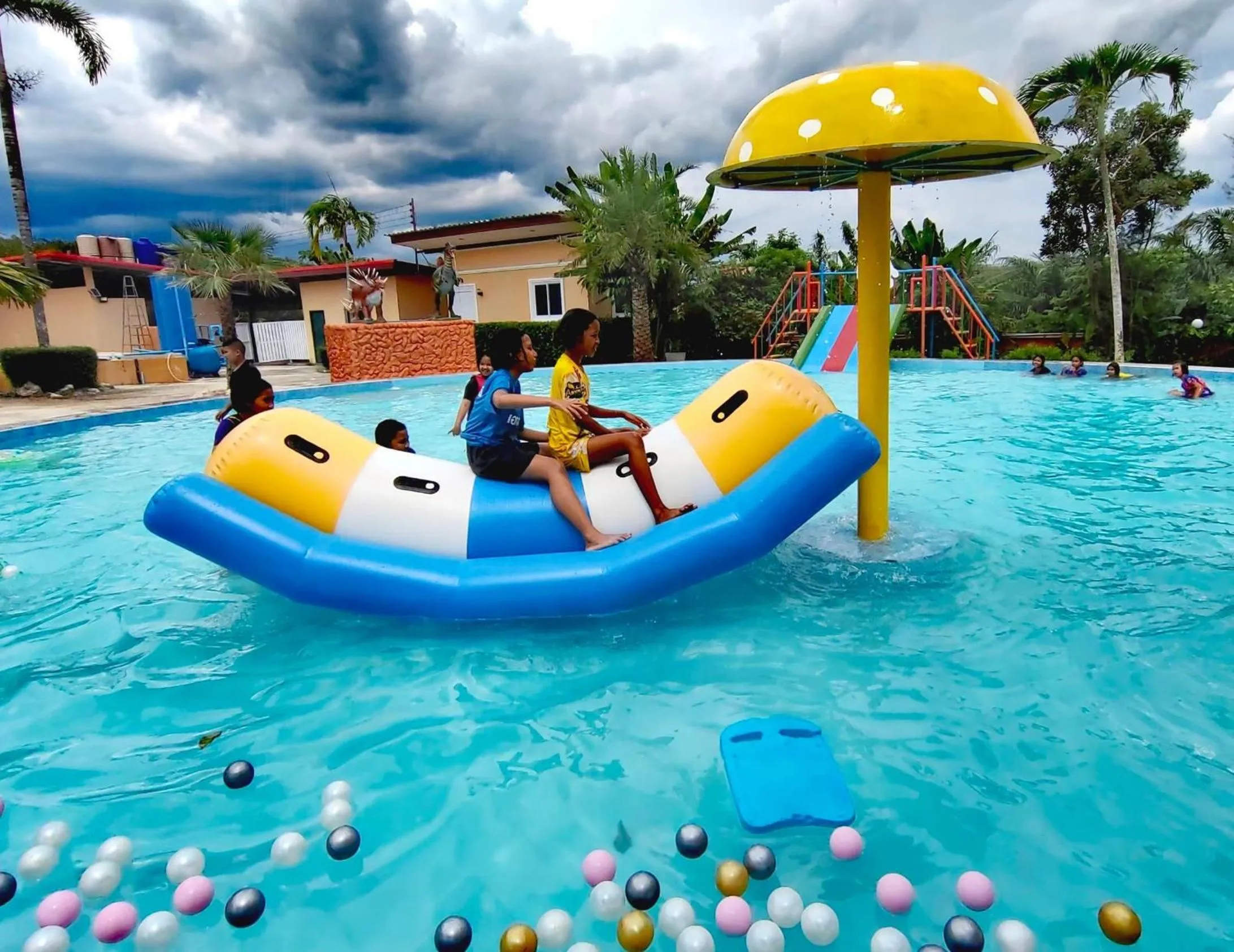 Aqua park in Trang Oasis Waterpark Hotel