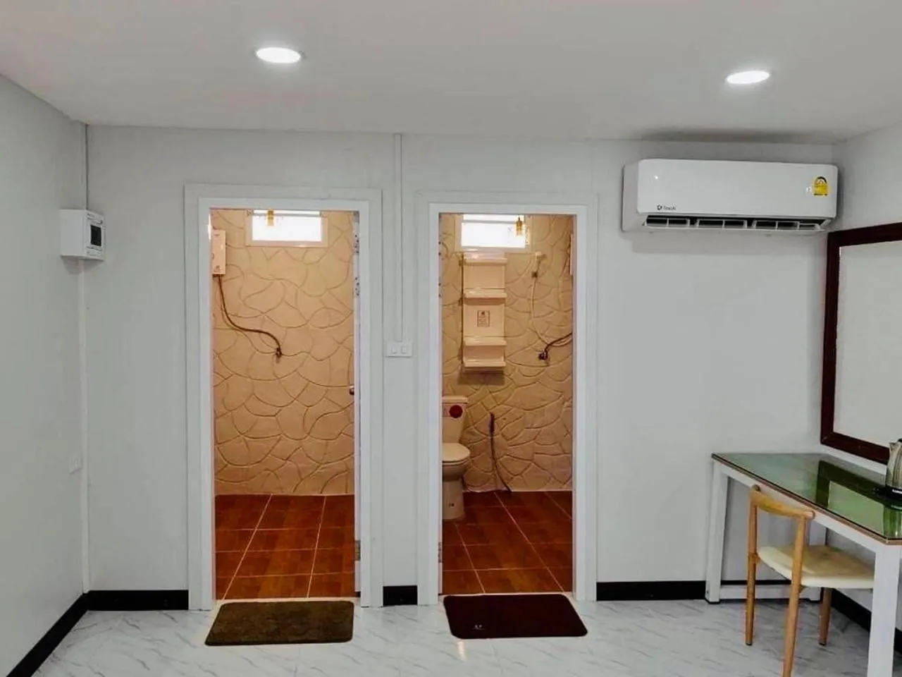 Bathroom in Trang Oasis Waterpark Hotel