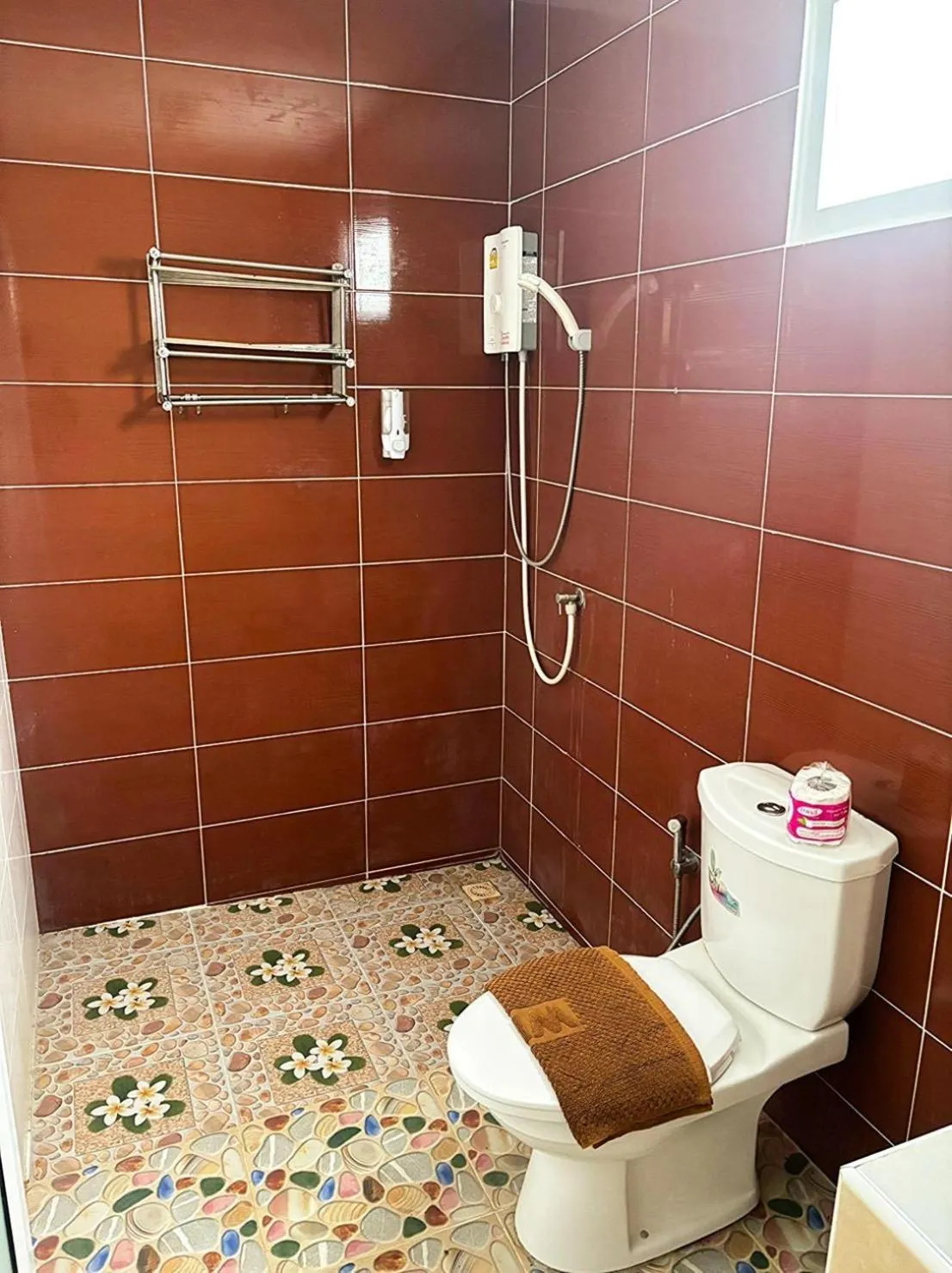 Bathroom in Trang Oasis Waterpark Hotel