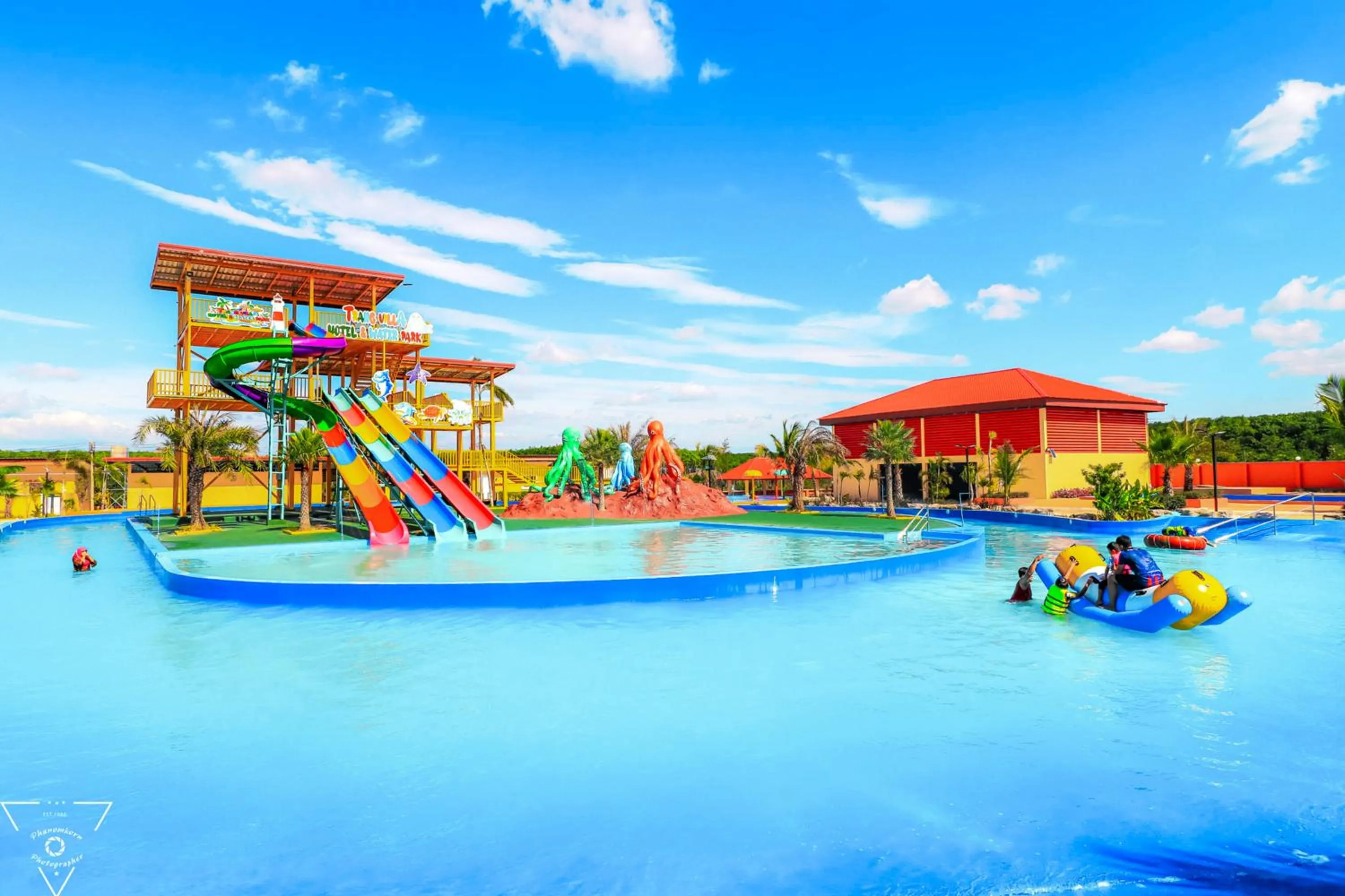 Trang Oasis Waterpark Hotel