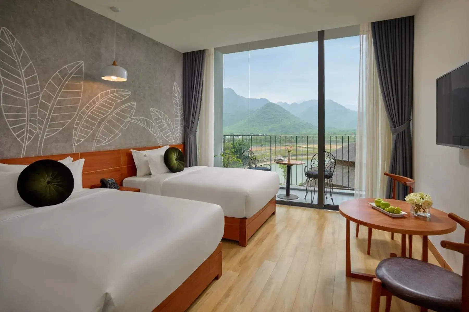 Deluxe Twin Room in Wyndham Grand Vedana Ninh Binh Resort Deluxe Twin Room in Wyndham Grand Vedana Ninh Binh Resort