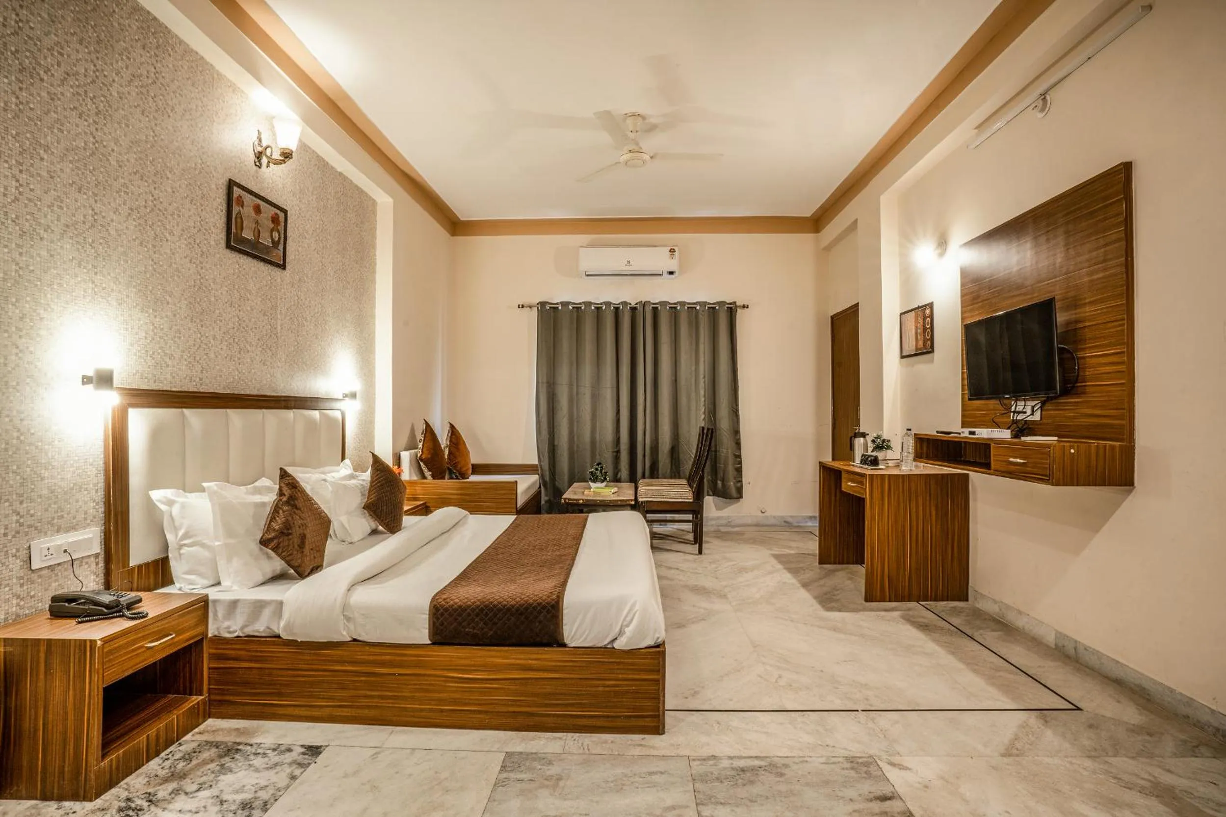 Bedroom, Bed in Tripli Udaipur