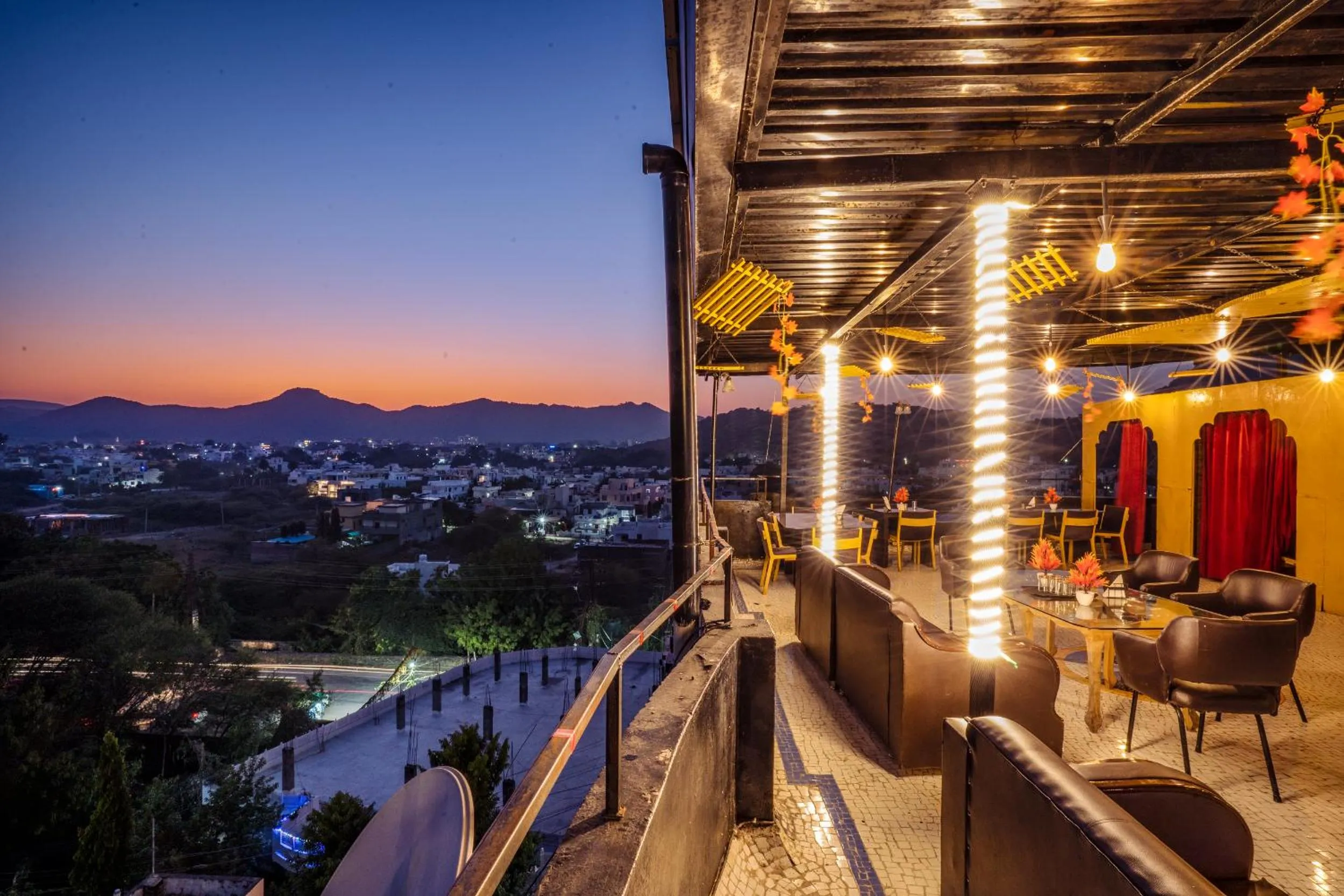 Restaurant/places to eat in Tripli Udaipur