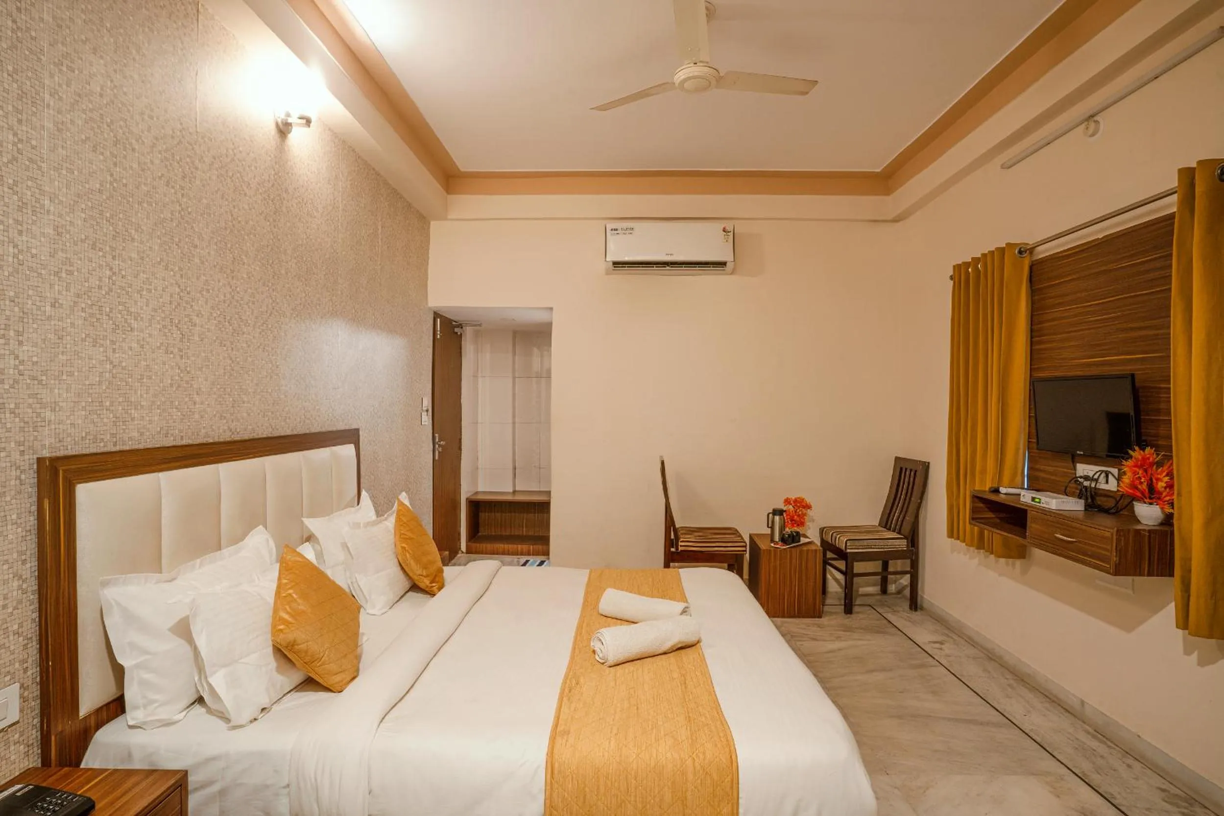 Bedroom, Bed in Tripli Udaipur