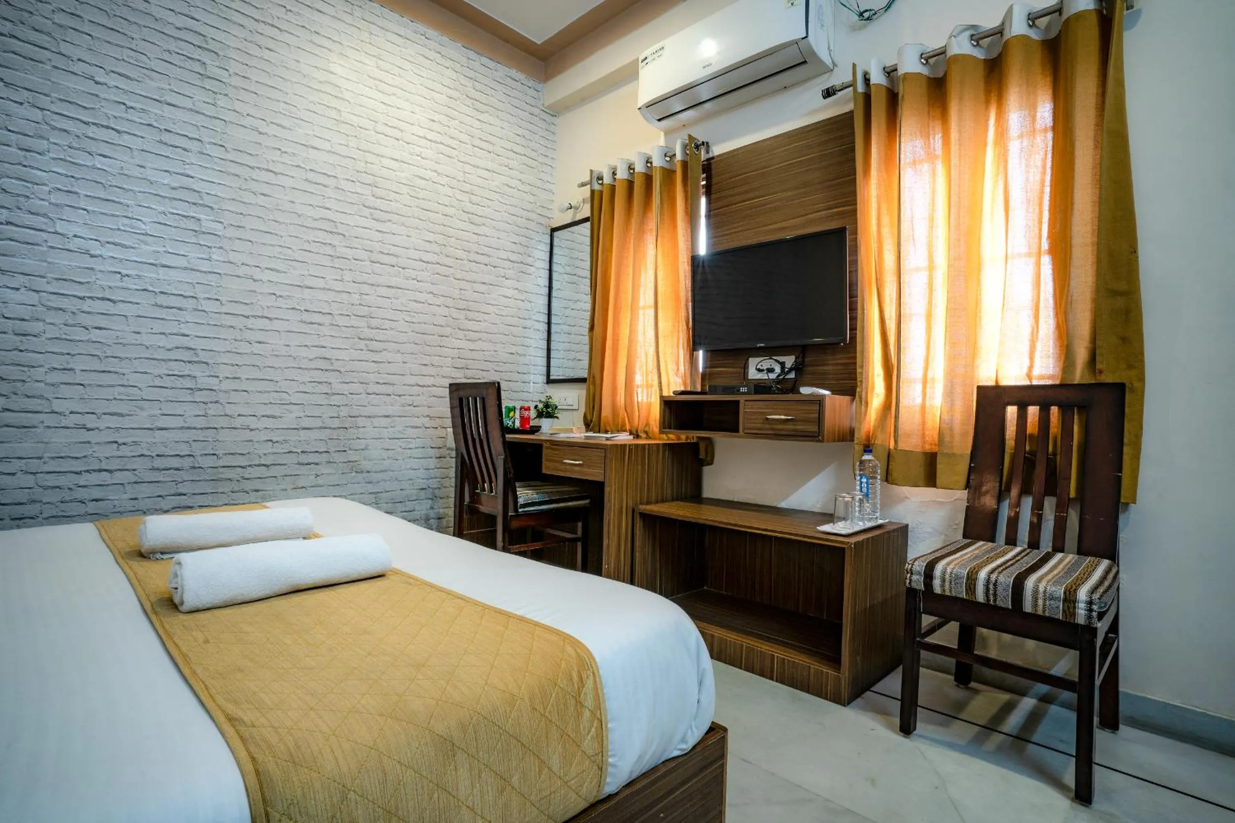 Bedroom, Bed in Tripli Udaipur