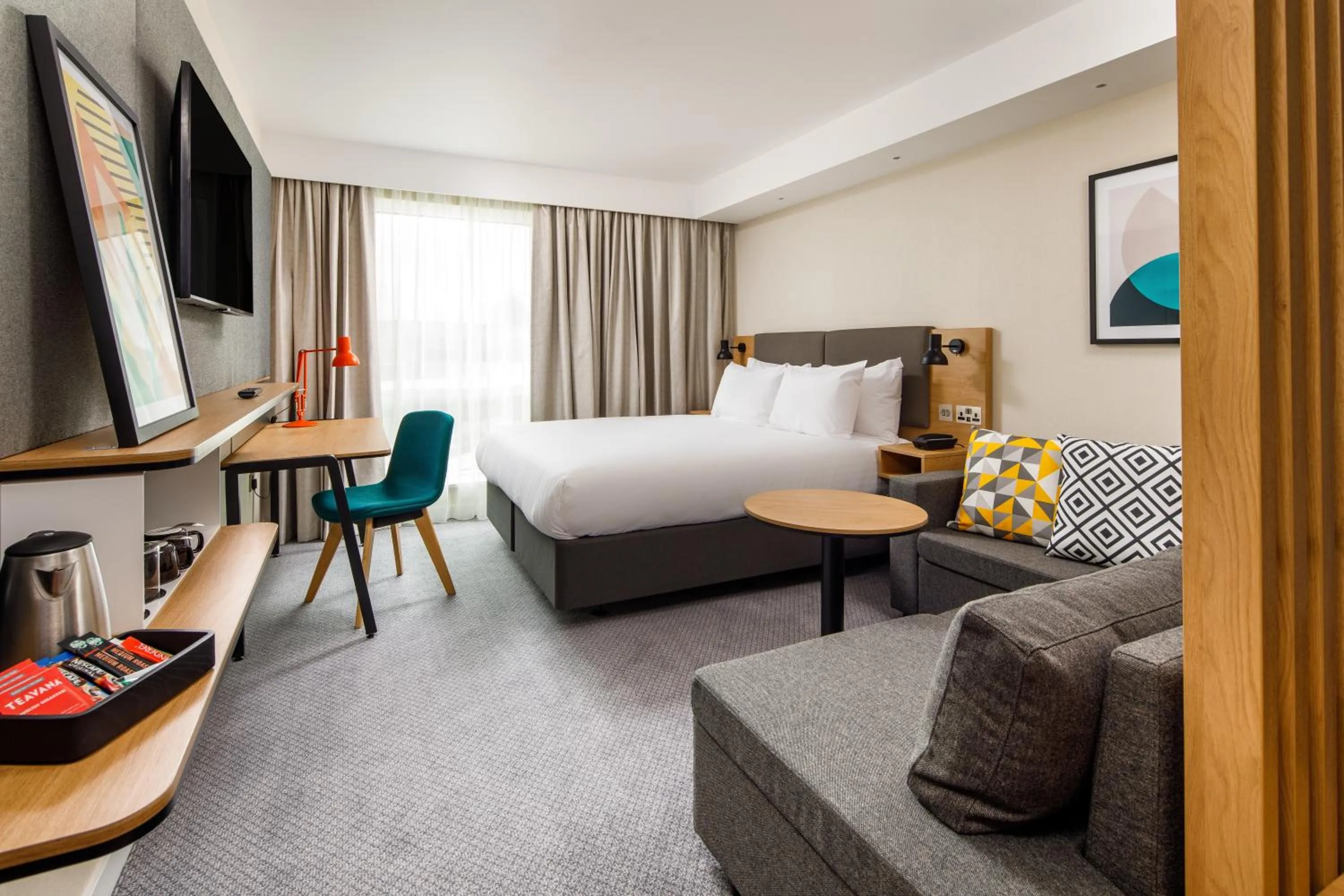 TV and multimedia, Bed in Holiday Inn Manchester Airport T2 by IHG