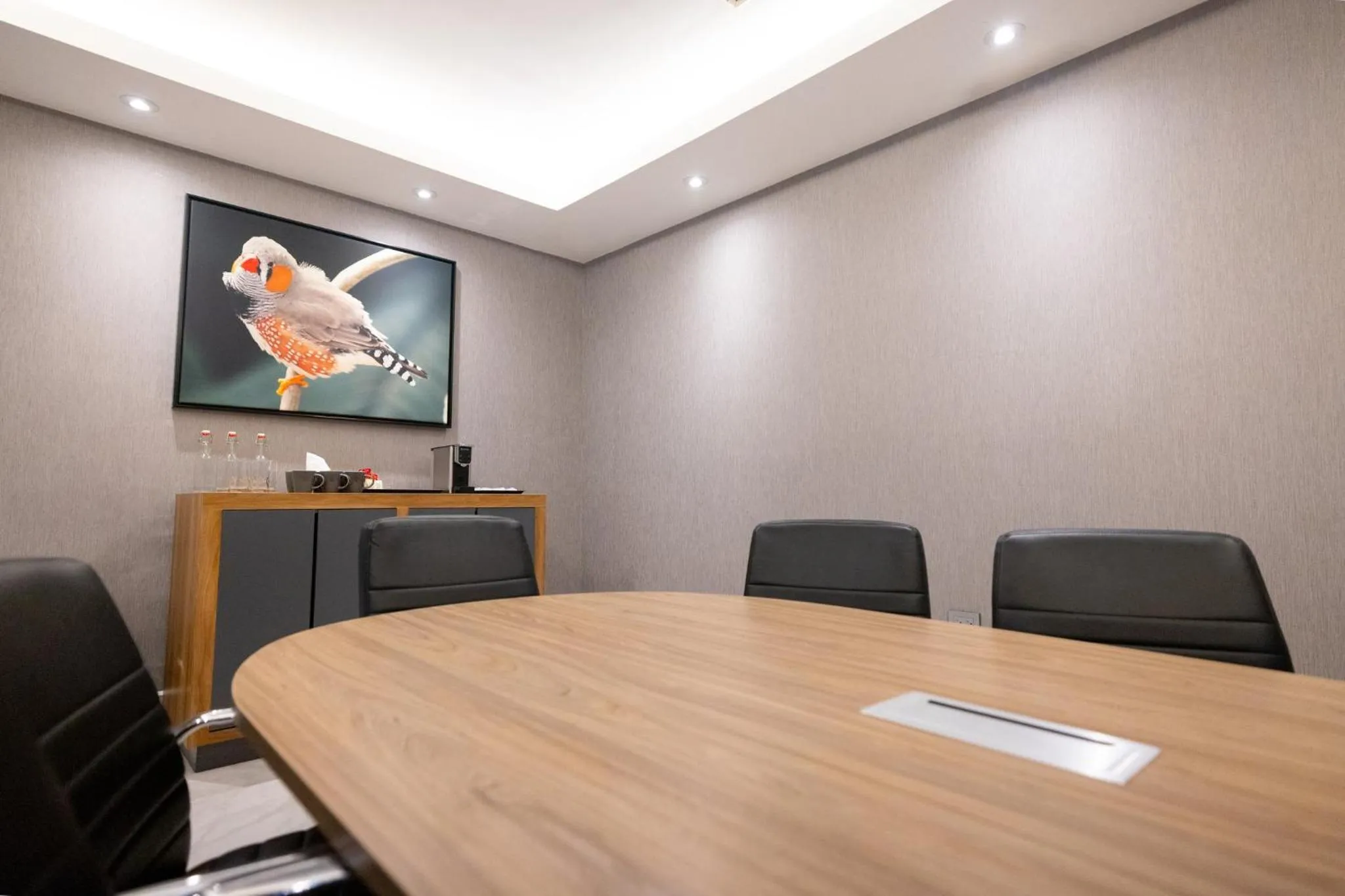 Meeting/conference room in voco Saltillo Suites by IHG