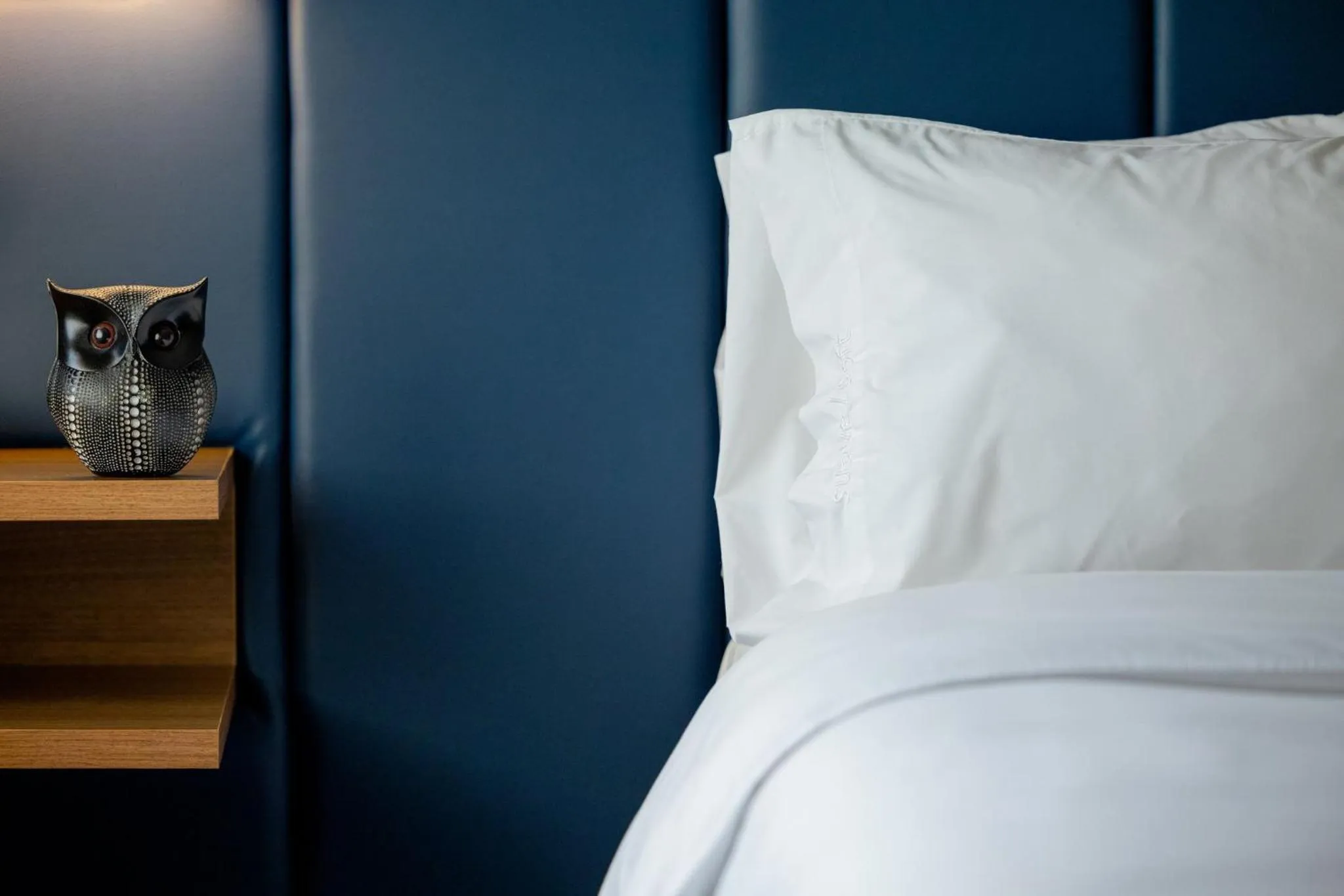 Photo of the whole room, Bed in voco Saltillo Suites by IHG