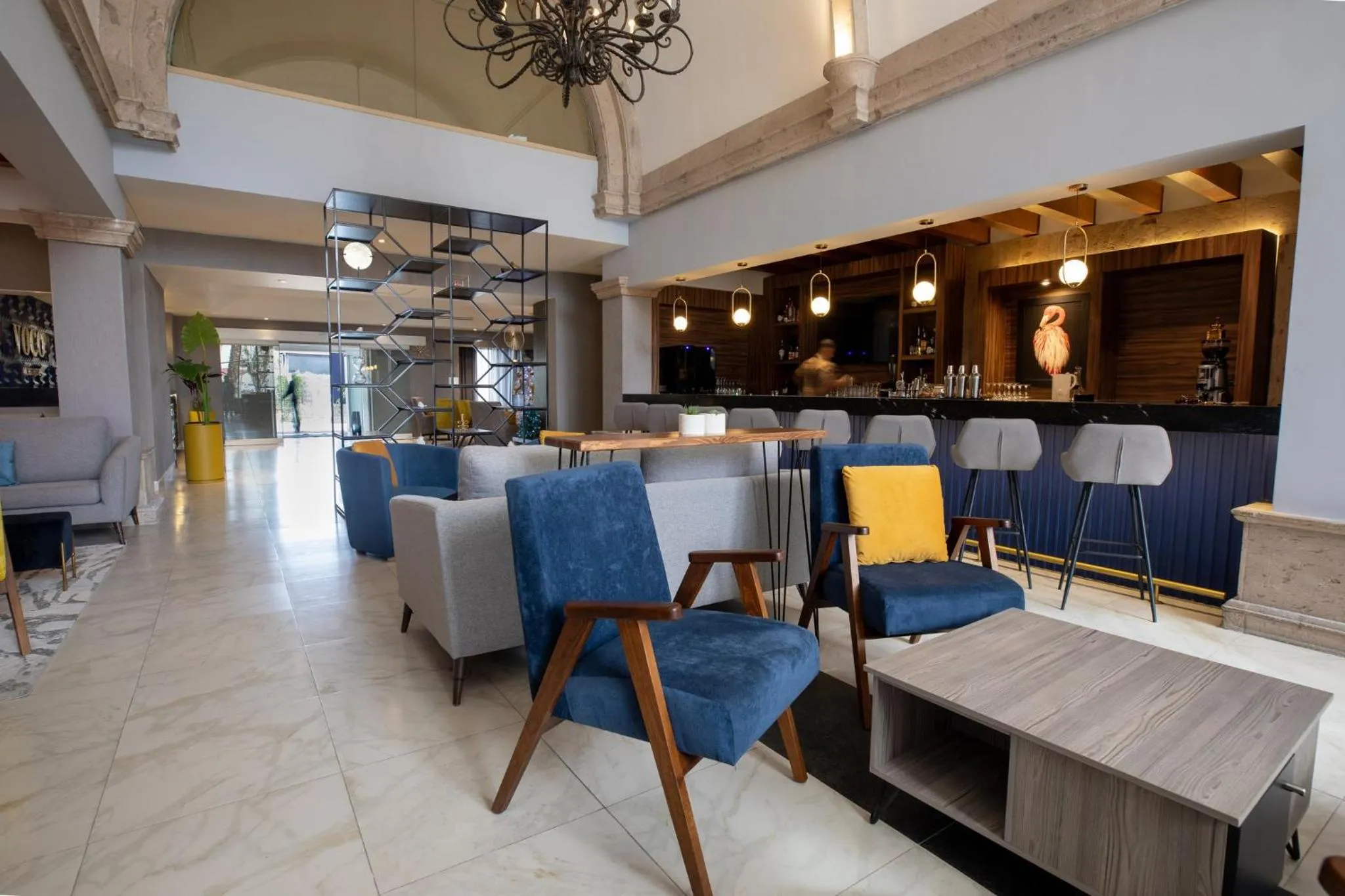 Lounge or bar in voco Saltillo Suites by IHG