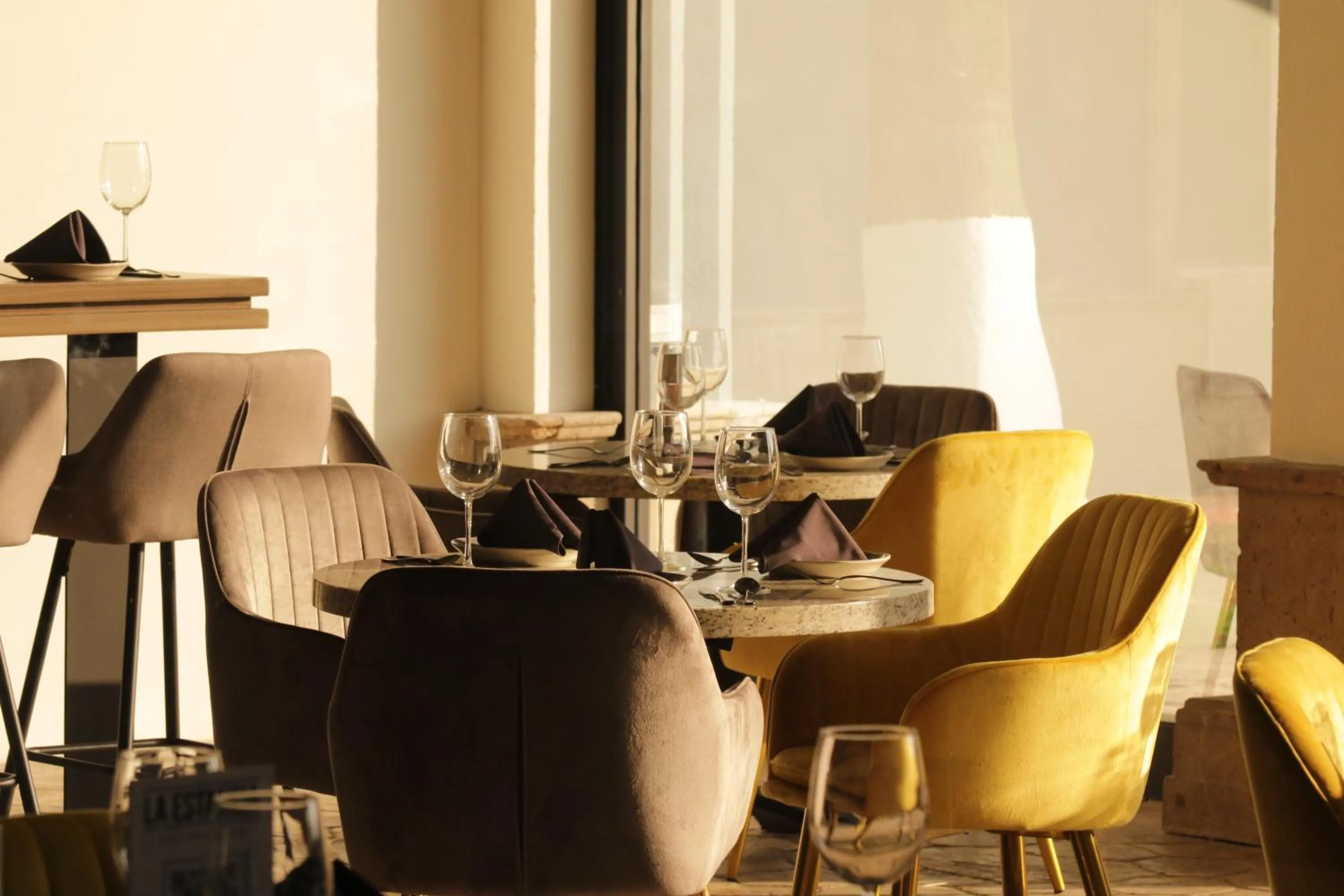 Restaurant/places to eat in voco Saltillo Suites by IHG