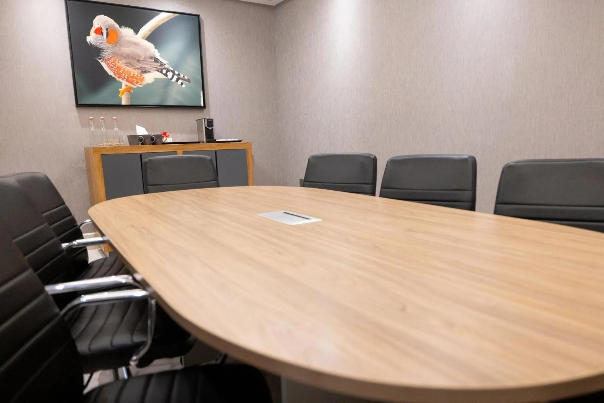 Meeting/conference room in voco Saltillo Suites by IHG