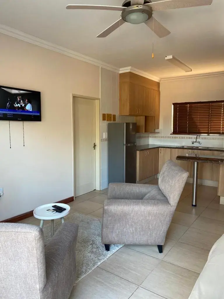 Budget Double Room in Lethabong Lodge Budget Double Room in Lethabong Lodge