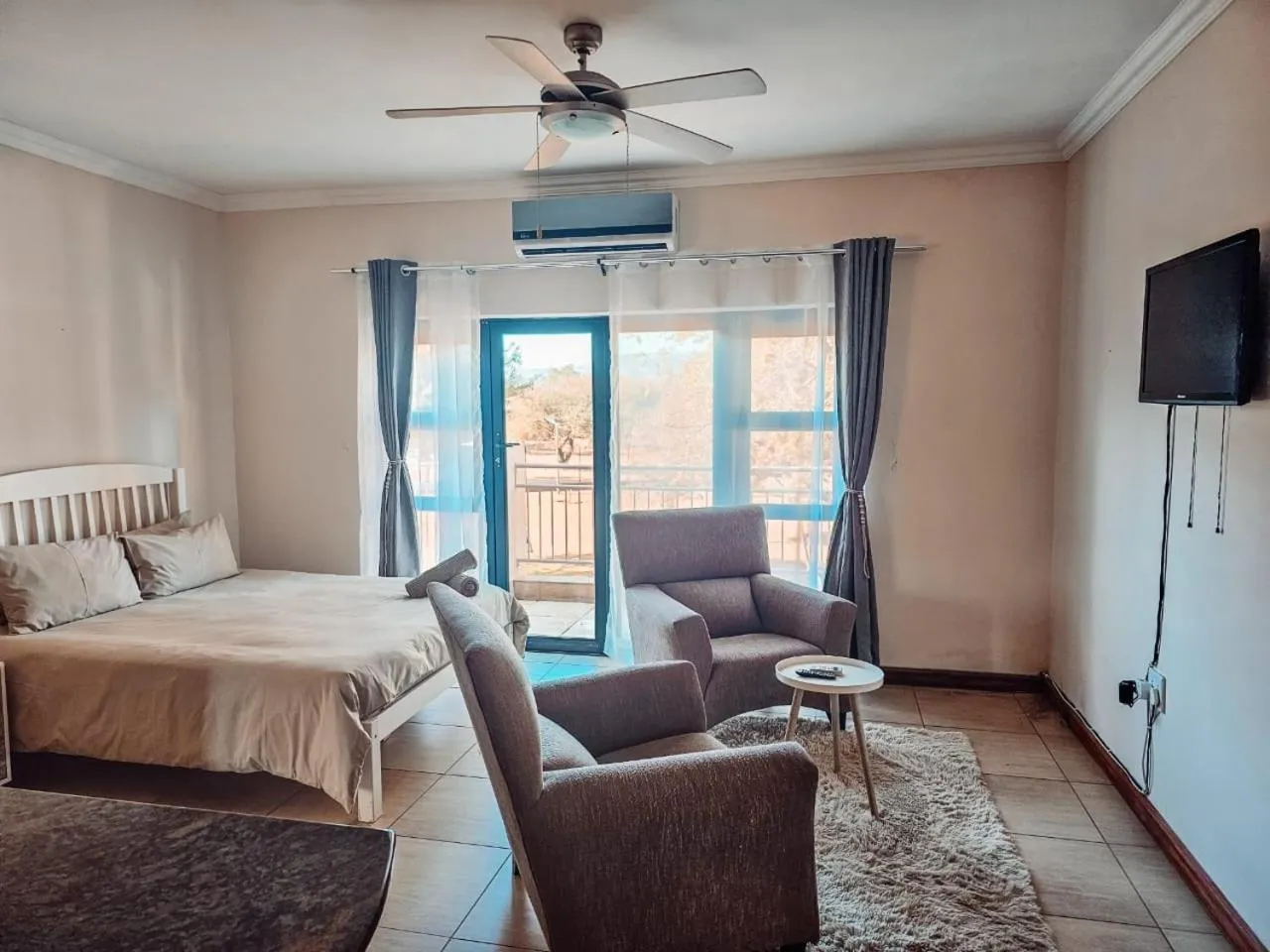 Bed in Lethabong Lodge