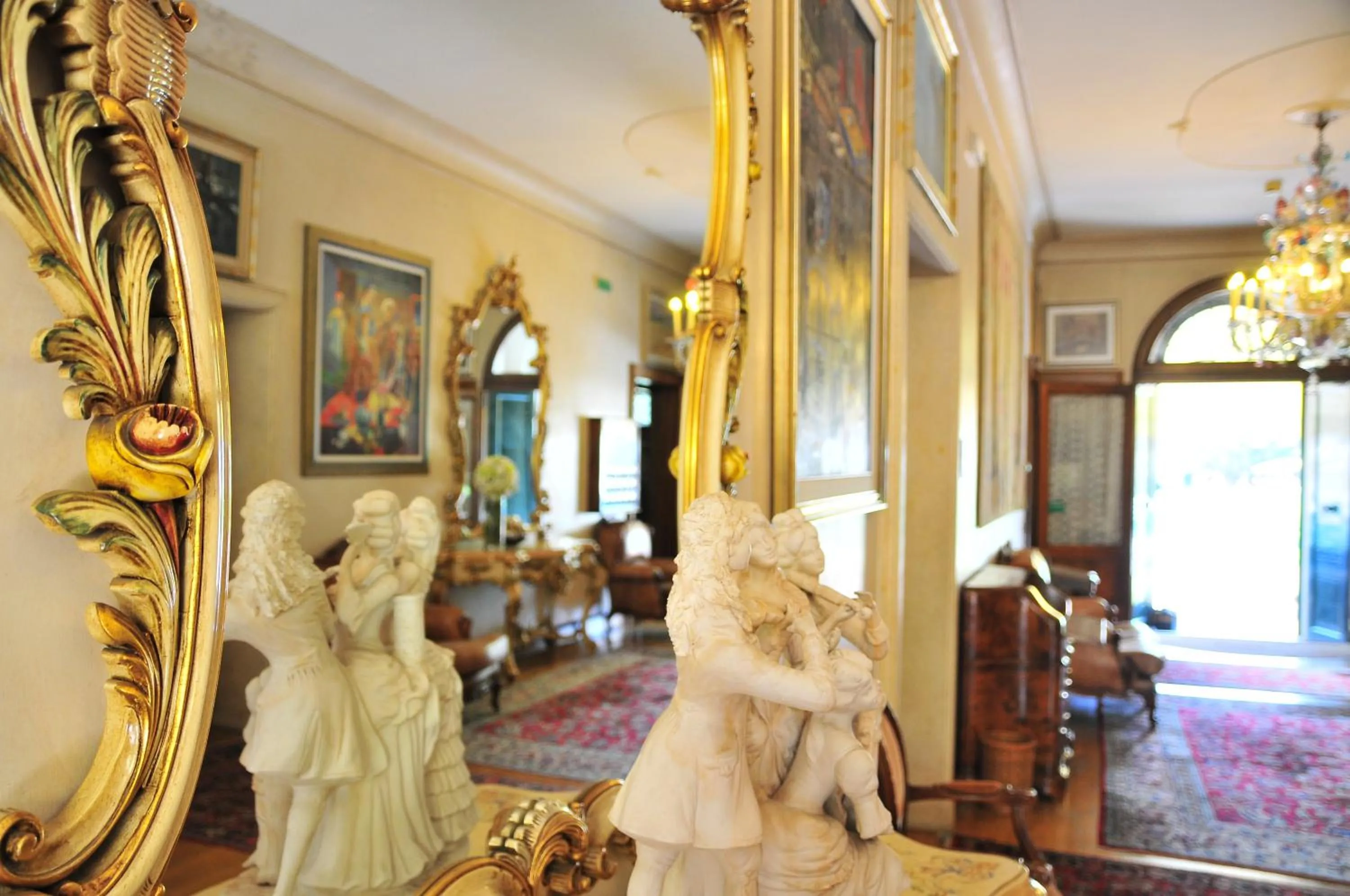 Facade/entrance in Park Hotel Villa Giustinian