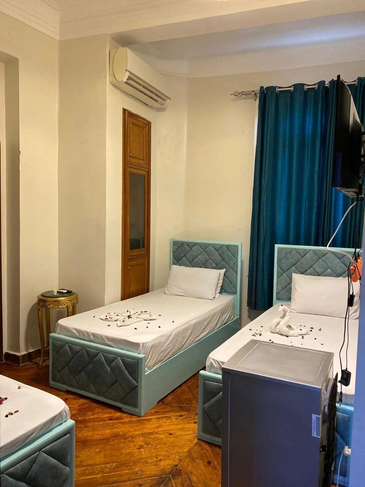 Bed in New Abdeen palace hostel