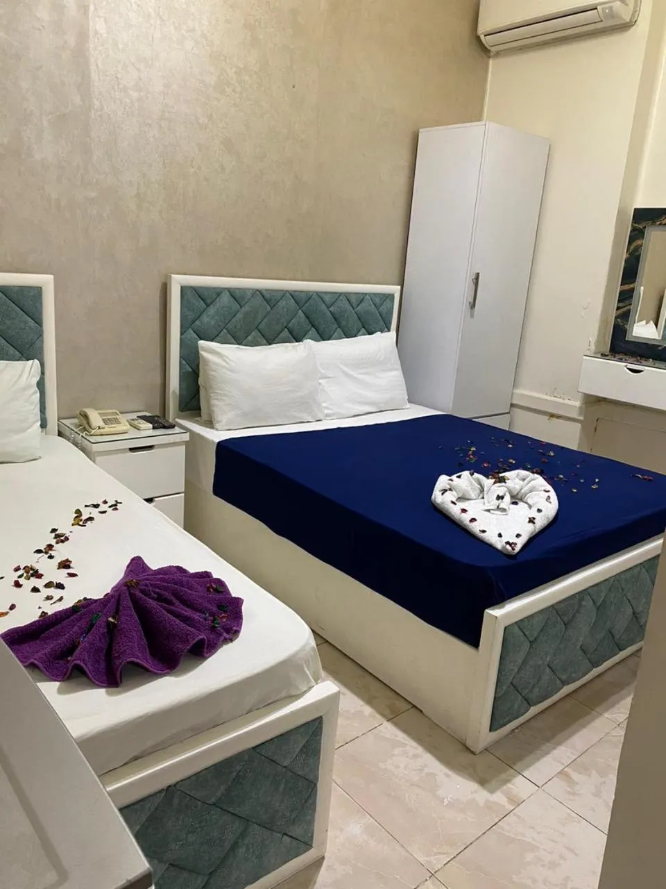 Bed in New Abdeen palace hostel